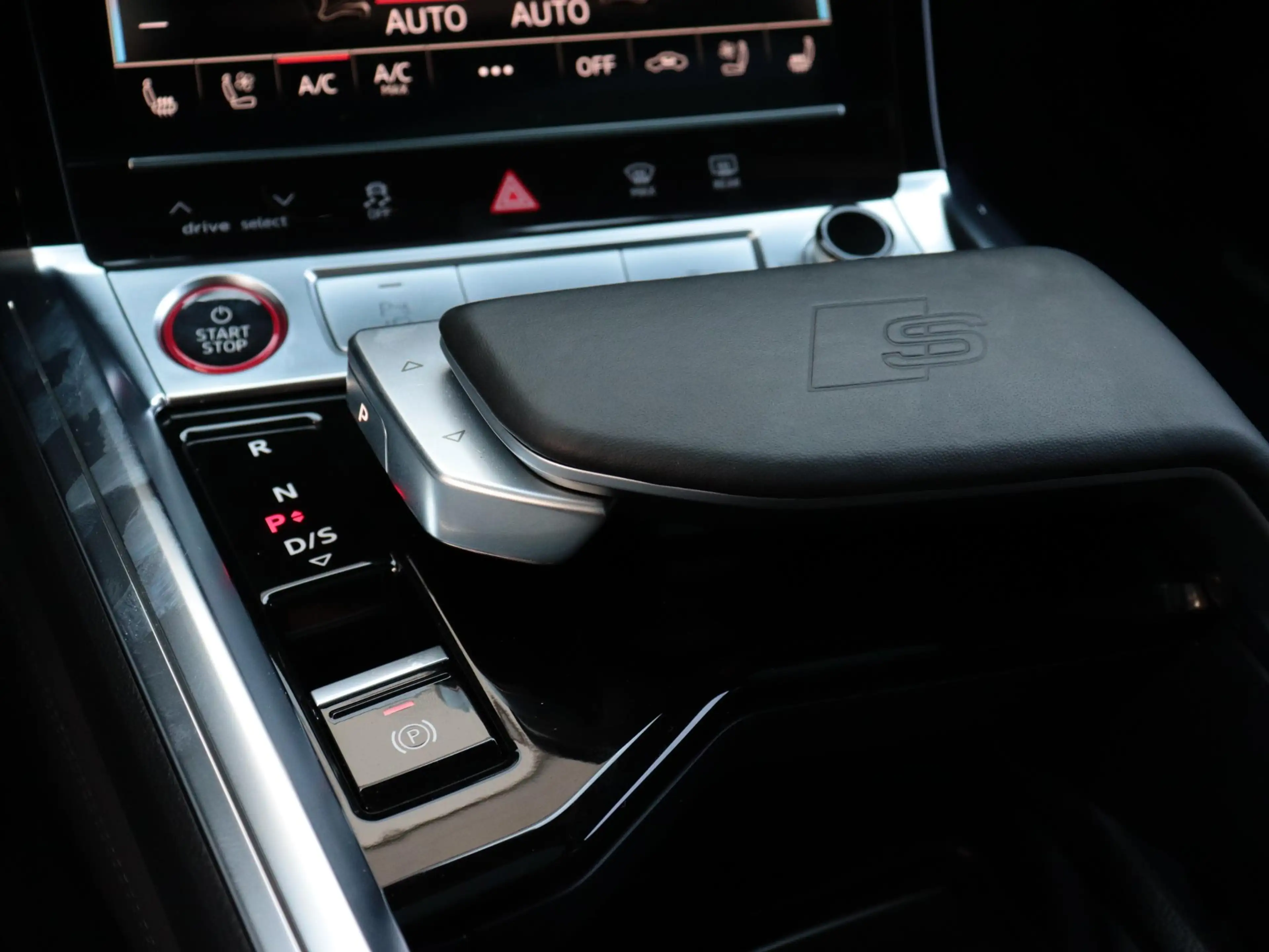 Audi e-tron S quattro 95 kWh | B&O | Panoramadak | Leder | 360 — photo 14
