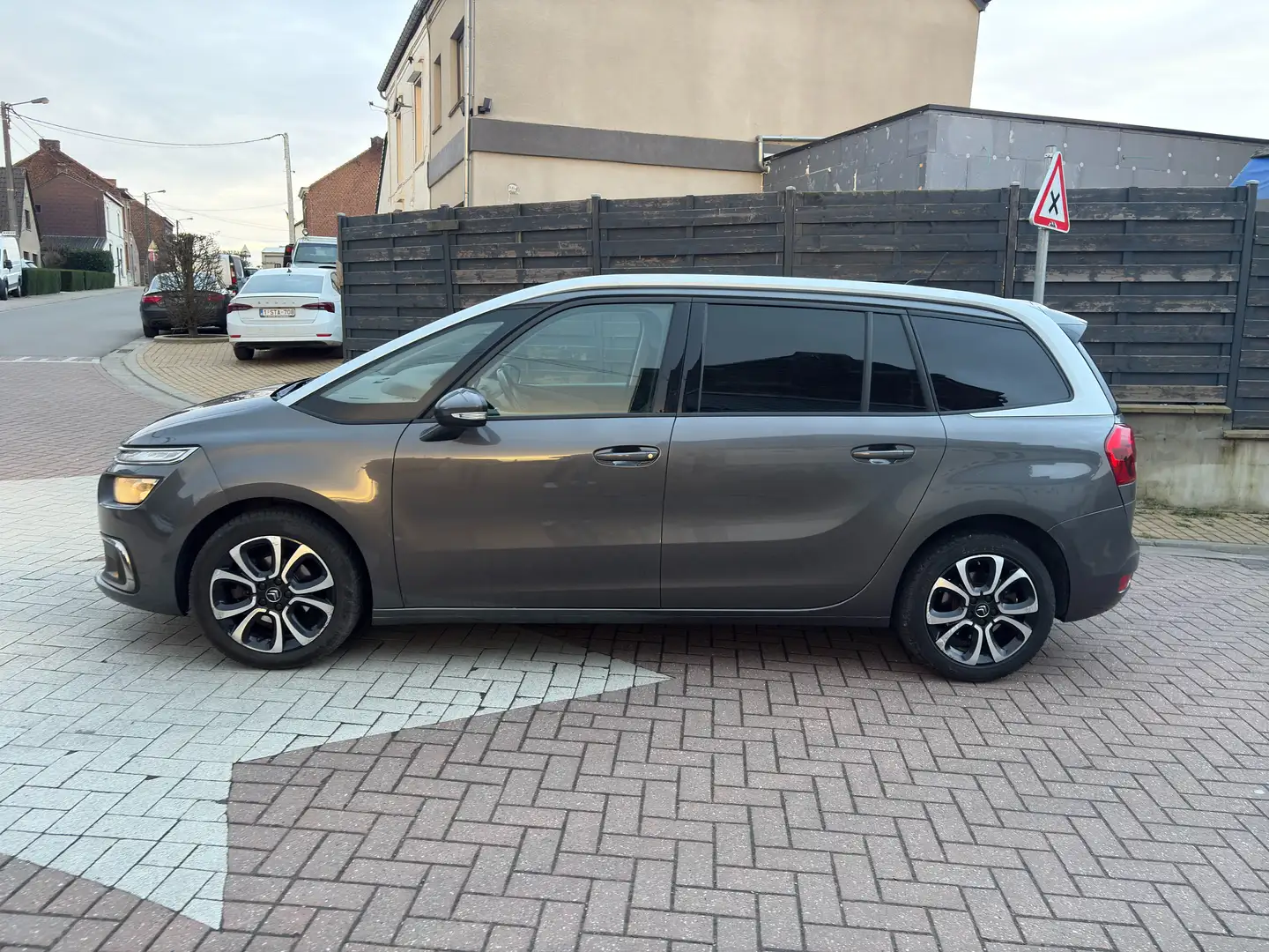 Citroen C4 SpaceTourer 1.5 BlueHDi Business GPS PRIX EXPORT TVAC Grijs - 2