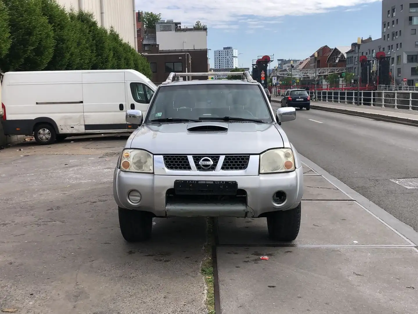 Nissan Pick Up 2.5 Turbo Di Navara 4x4 Grau - 2