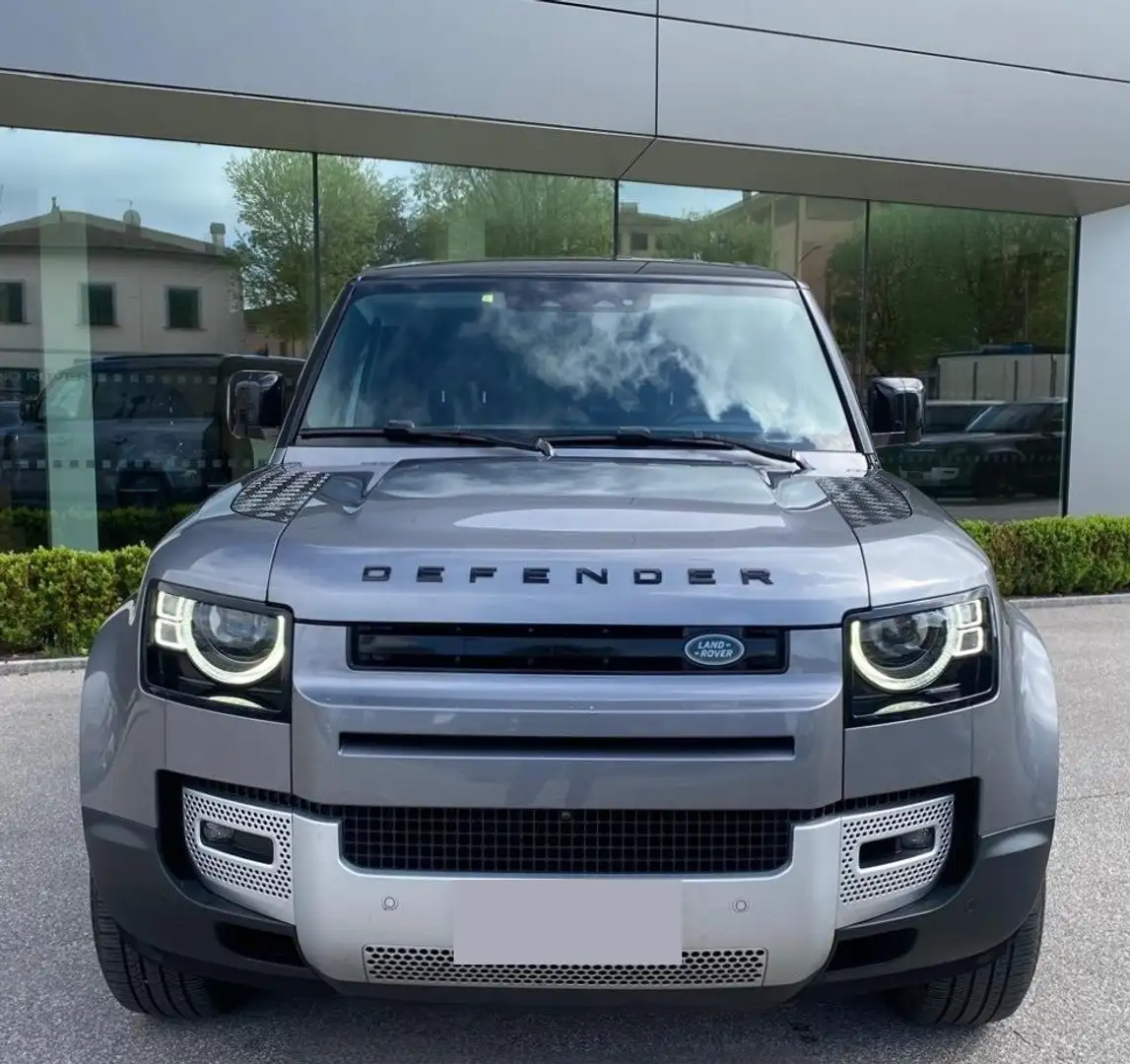 Land Rover Defender 110 3.0D I6 200 CV AWD Auto SE IVA ESPOSTA Grigio - 2