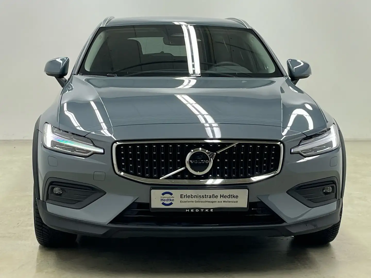 Volvo V60 CC B4 Diesel AWD Plus 19"+H&K+LED+STANDHZG Grau - 2