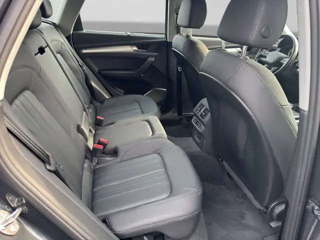 Audi Q5 view 6