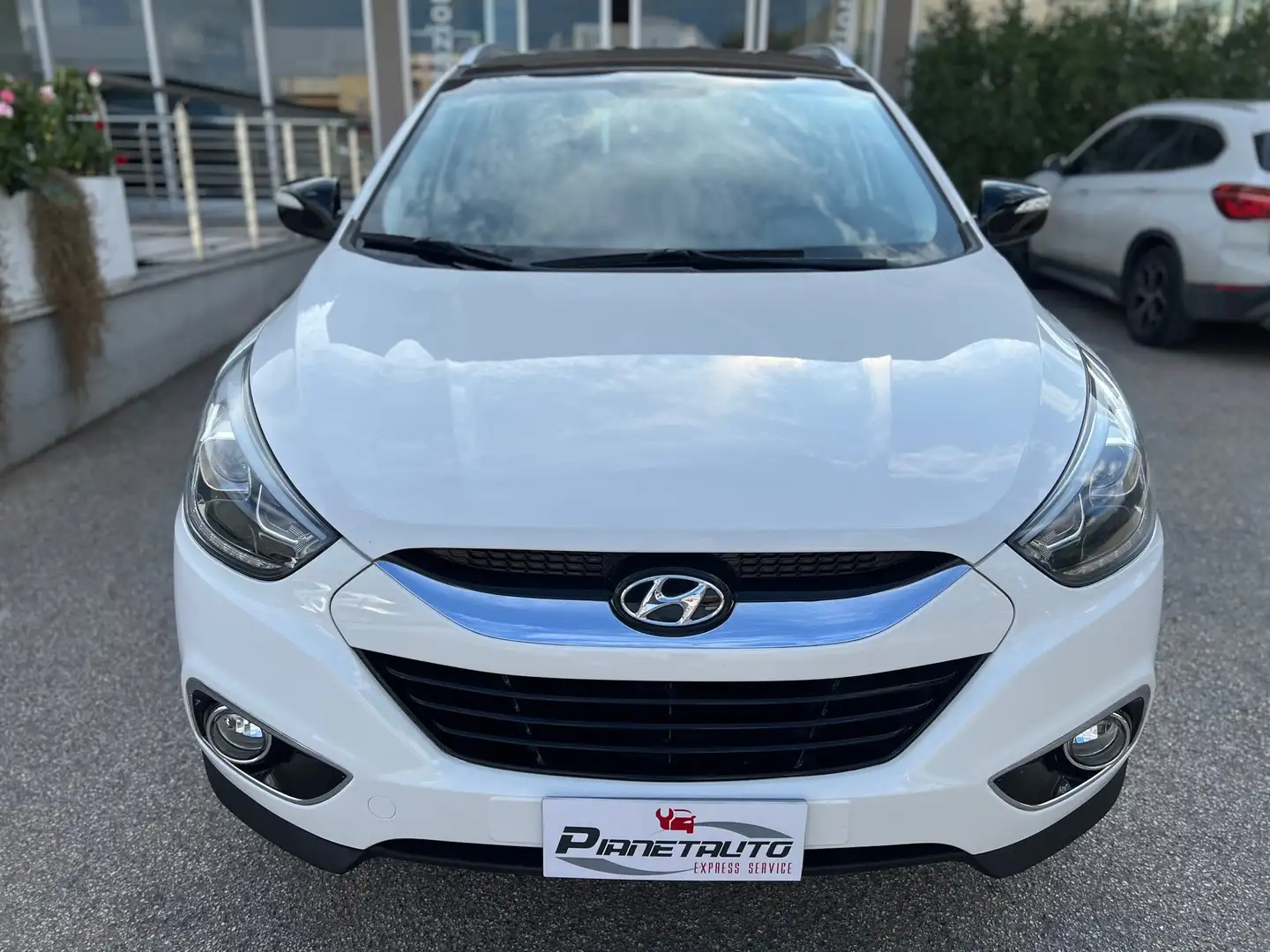 Hyundai iX35 1.7 crdi Comfort 2wd RESTYLING! PELLE/PDC/TEL./17; Blanc - 2
