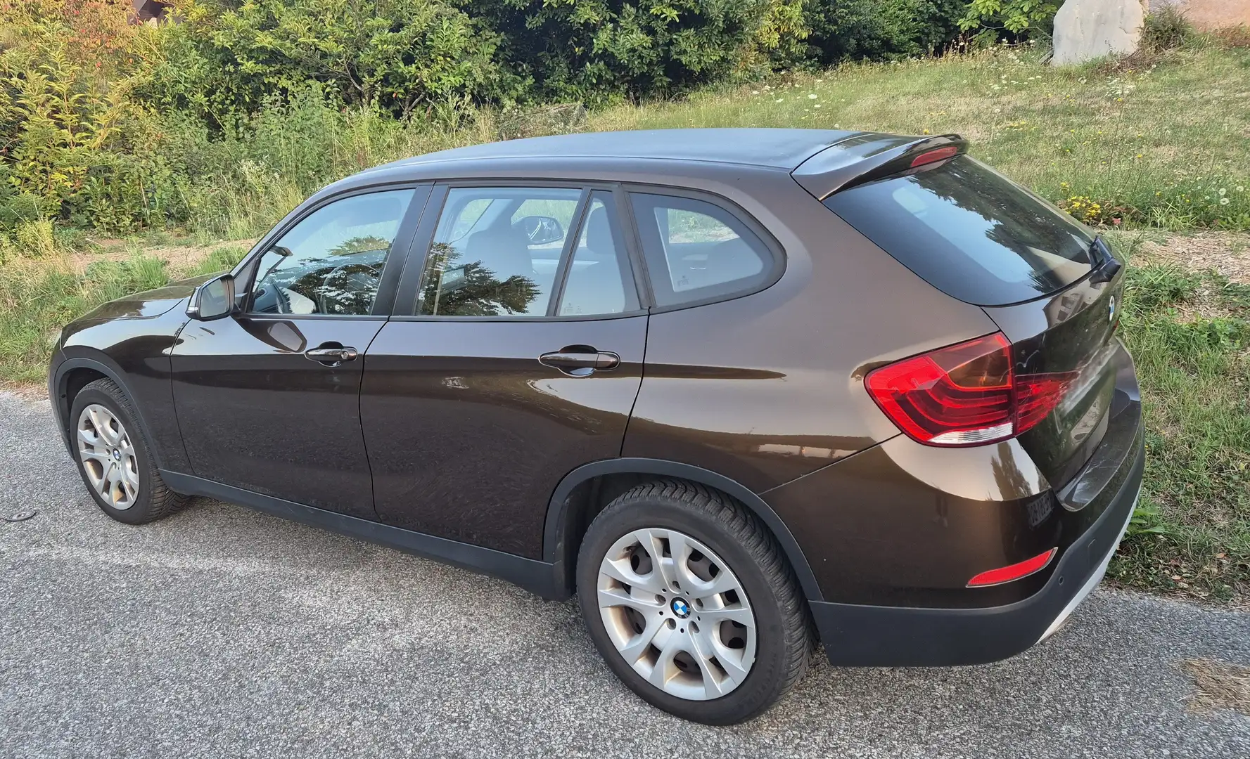 BMW X1 X1 xDrive 18d 143 ch Lounge Brun - 1