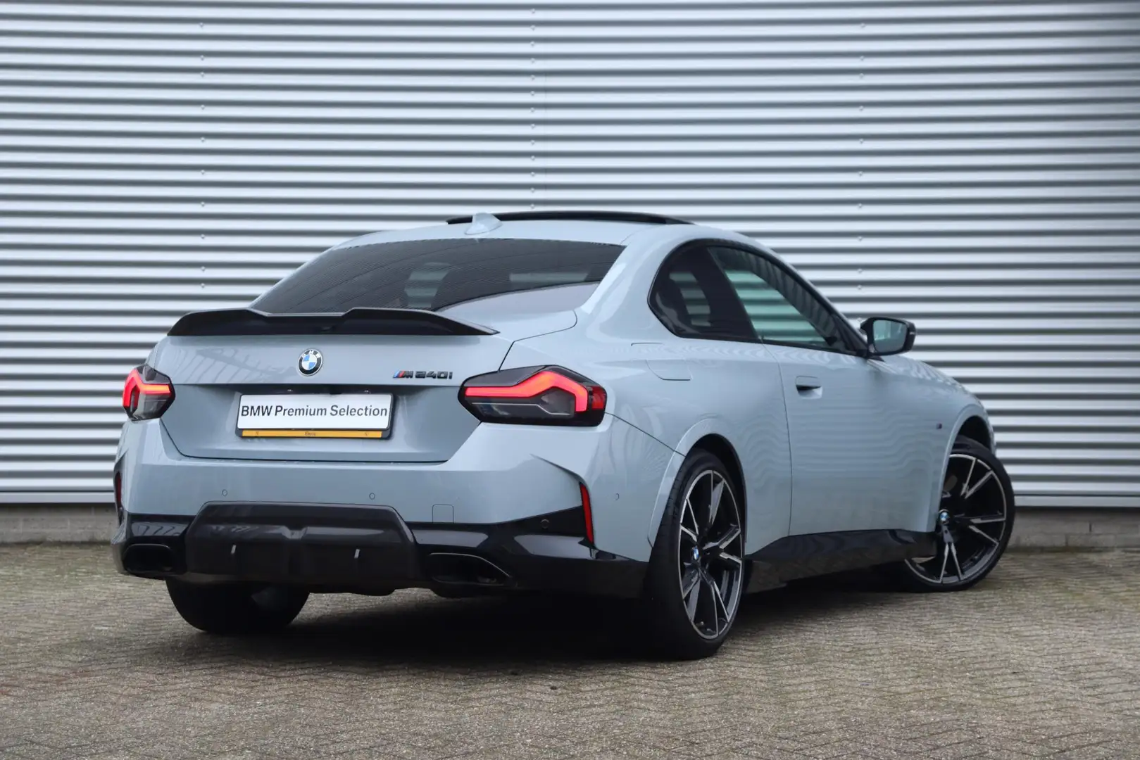 BMW 240 2 Serie Coupé M240i xDrive | High Executive | M Sp Grijs - 2