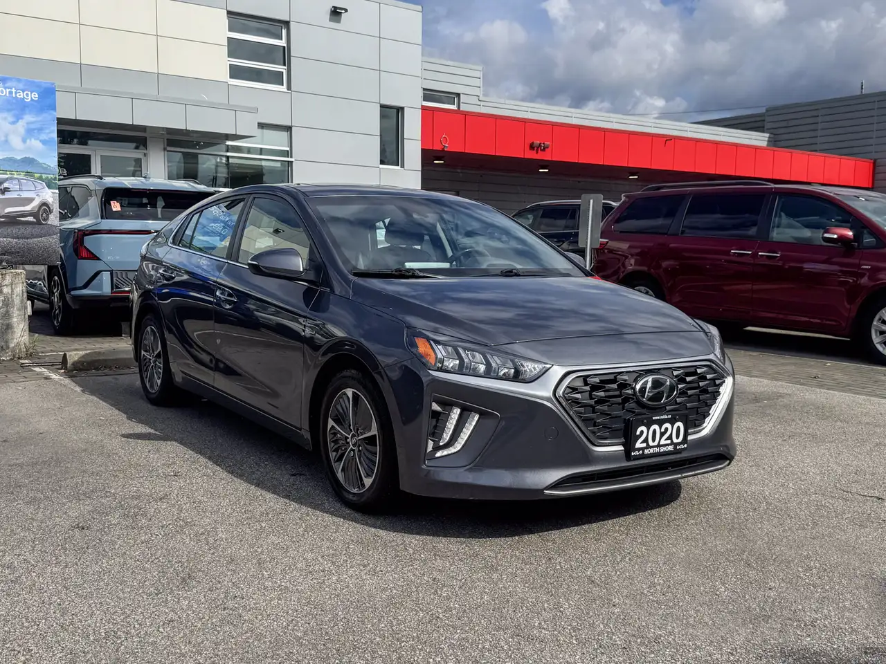 Hyundai IONIQ photo Hyundai IONIQ