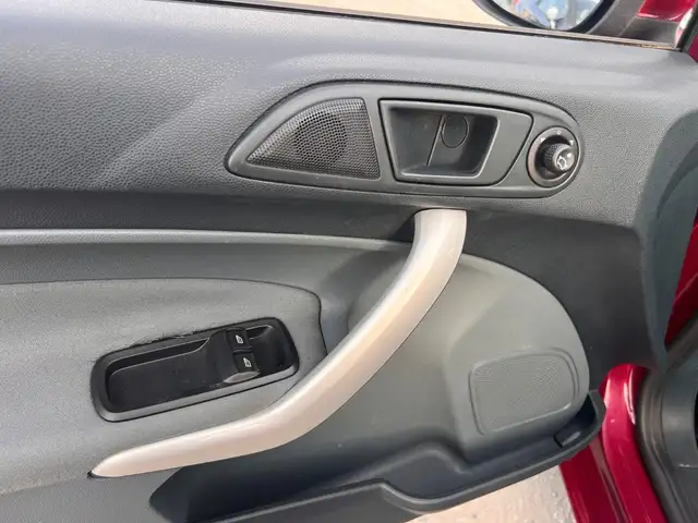 Ford Fiesta view 12