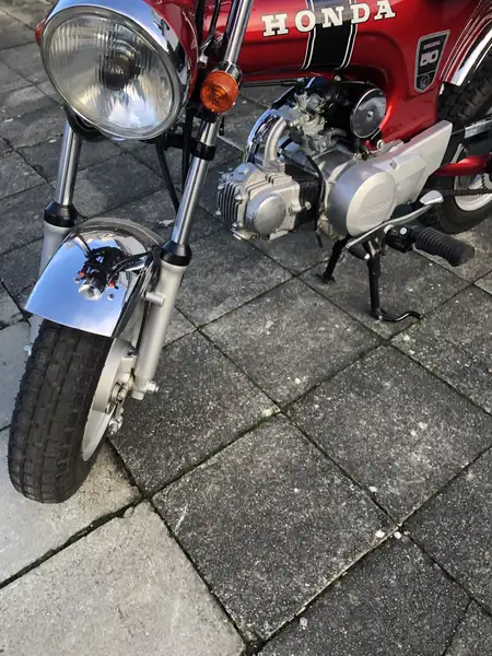 Honda Dax ST 50 - foto 2