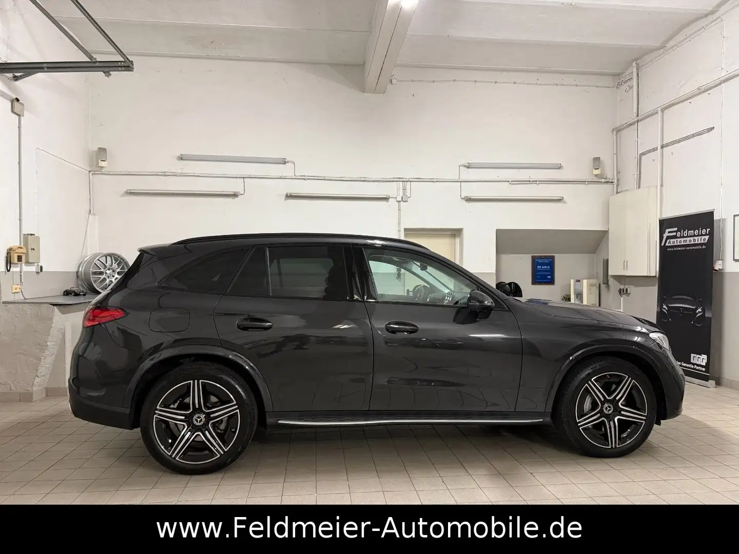 Mercedes-Benz GLC 200 4M*AMG*Night*Pano*360°*AHK*Distronic*20" Grau - 2