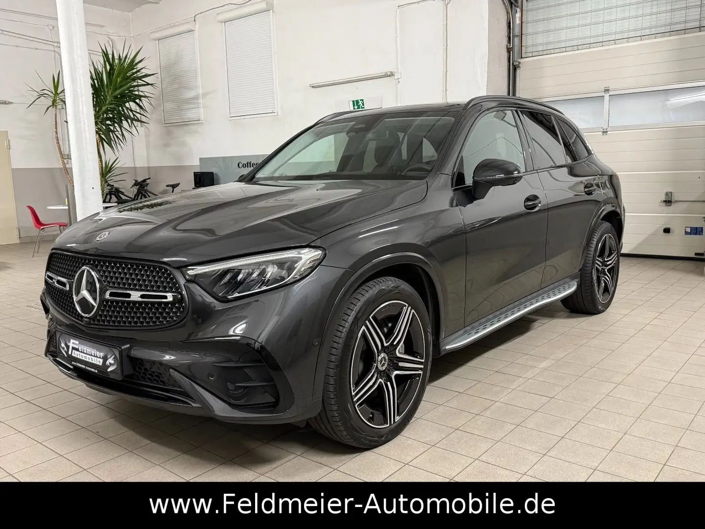 Mercedes-Benz GLC 200 4M*AMG*Night*Pano*360°*AHK*Distronic*20" Grau - 1