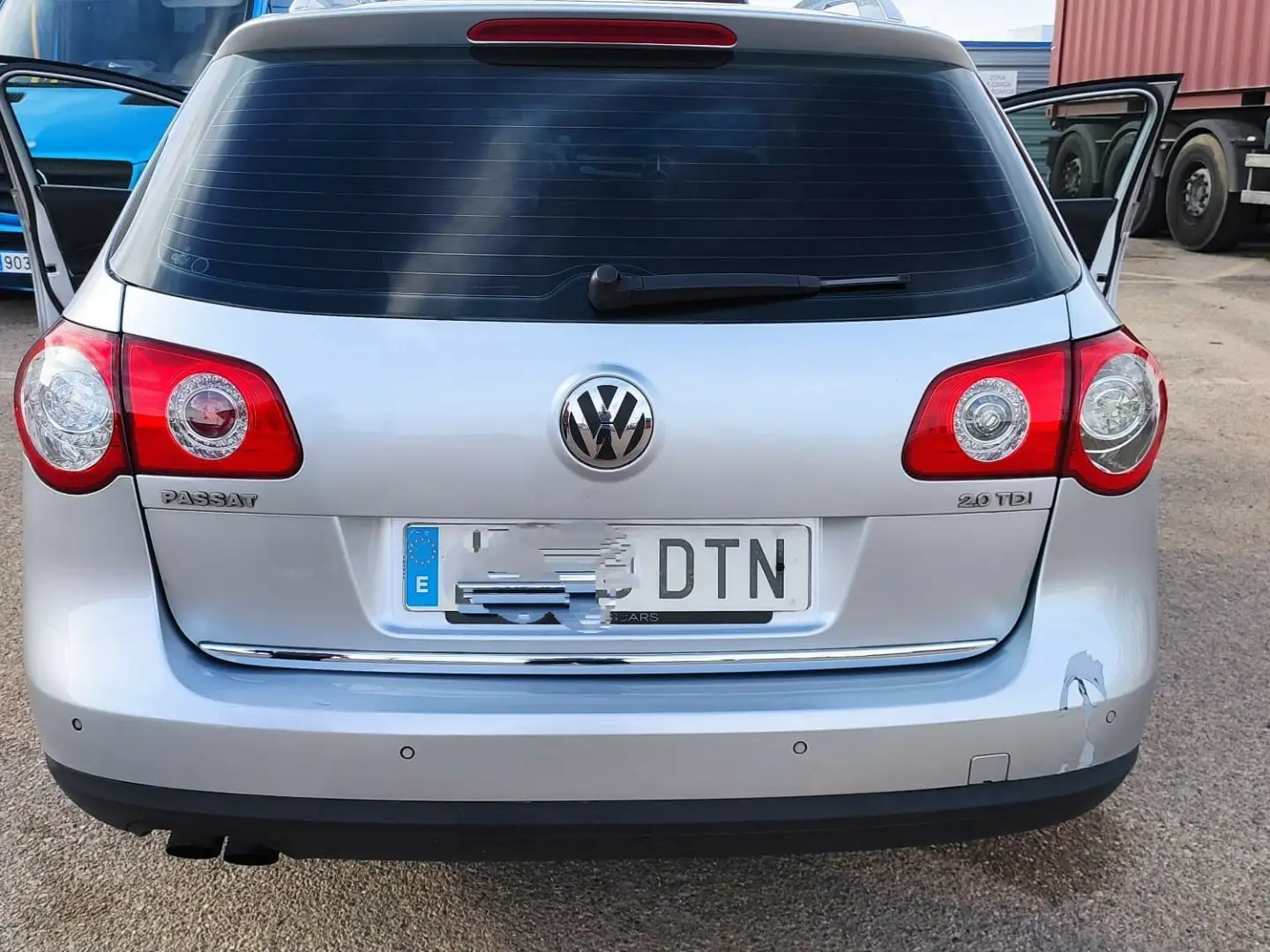 Volkswagen Passat Variant 2.0TDI Advance DPF Gris - 2