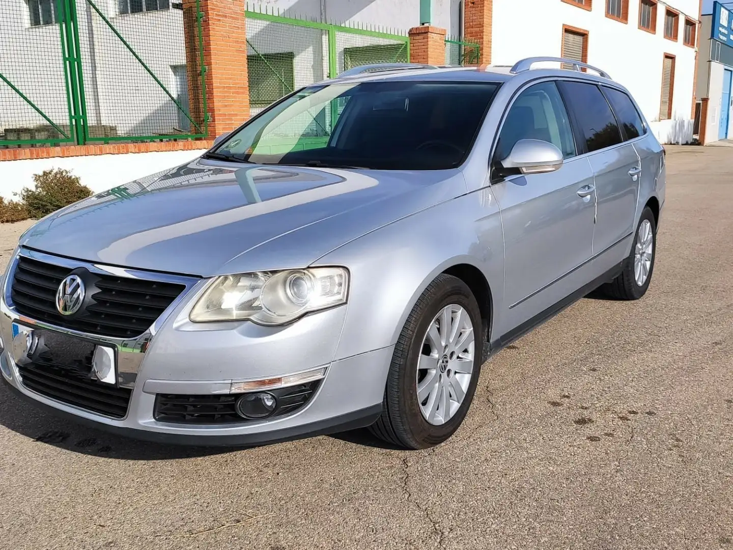 Volkswagen Passat Variant 2.0TDI Advance DPF Gris - 1