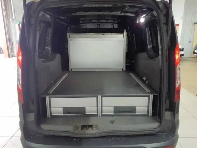 Ford Transit view 12