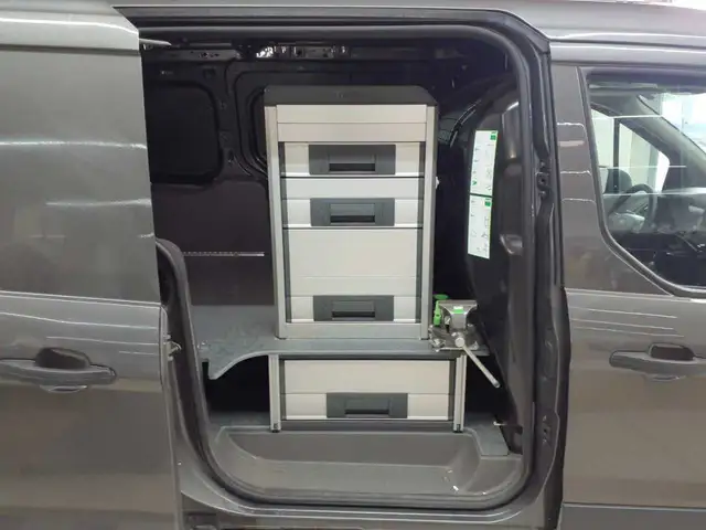 Ford Transit view 9