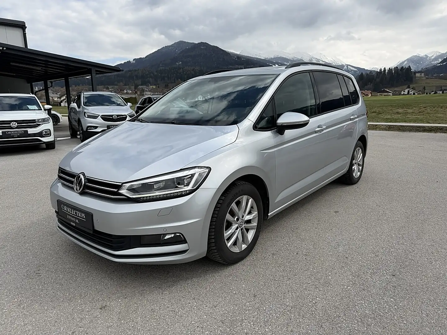 Volkswagen Touran Sky 1,6 SCR TDI DSG - TOP AUSTATTUNG - AHK - MA... Silber - 1