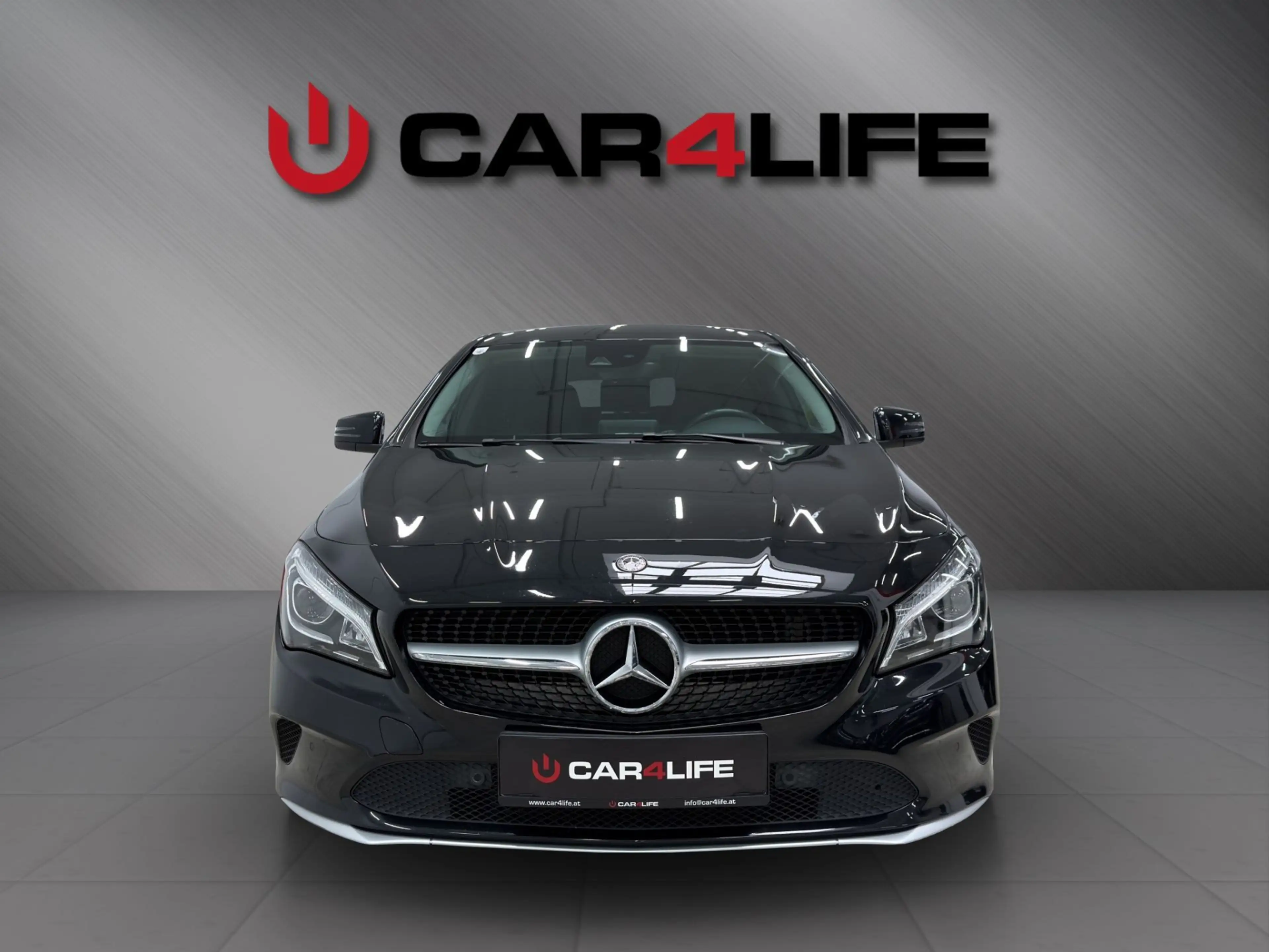 Mercedes-Benz CLA 220 CDI Shooting Brake 4MATIC Aut. *Kamera*LED* — photo 2