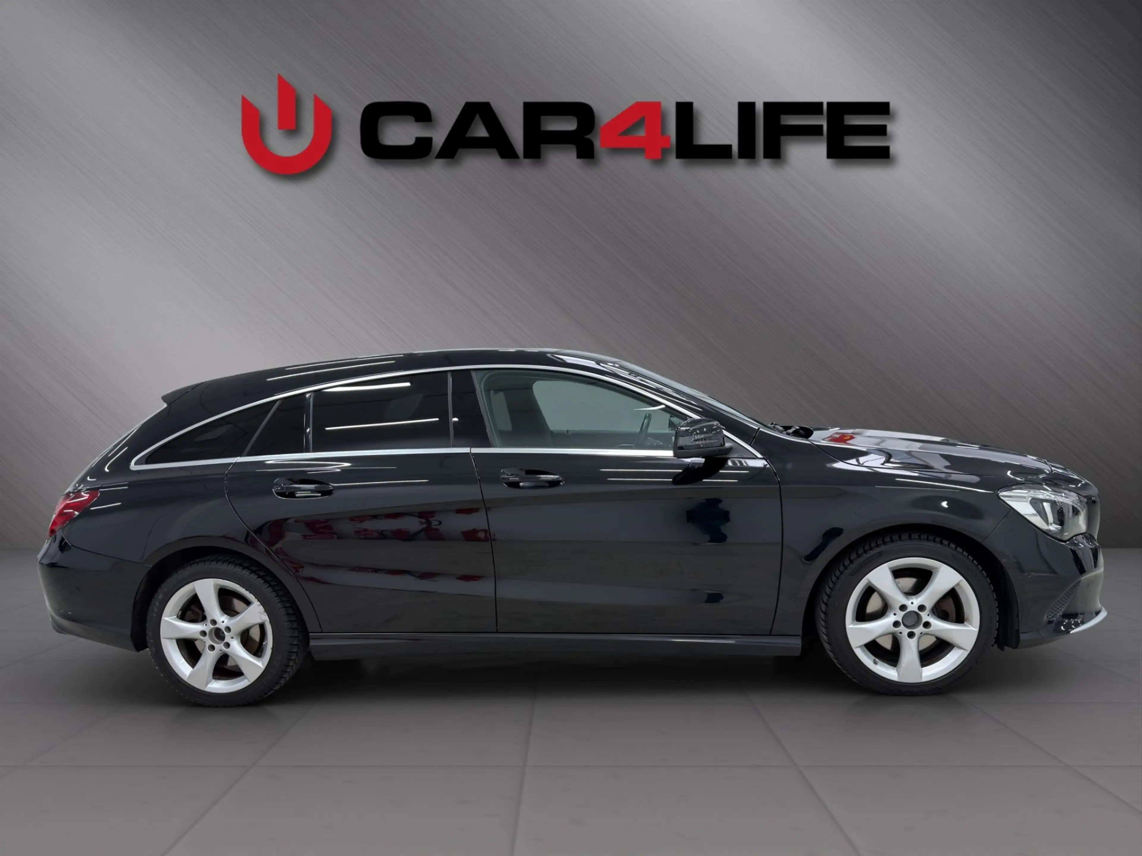 Mercedes-Benz CLA 220 CDI Shooting Brake 4MATIC Aut. *Kamera*LED* — photo 4