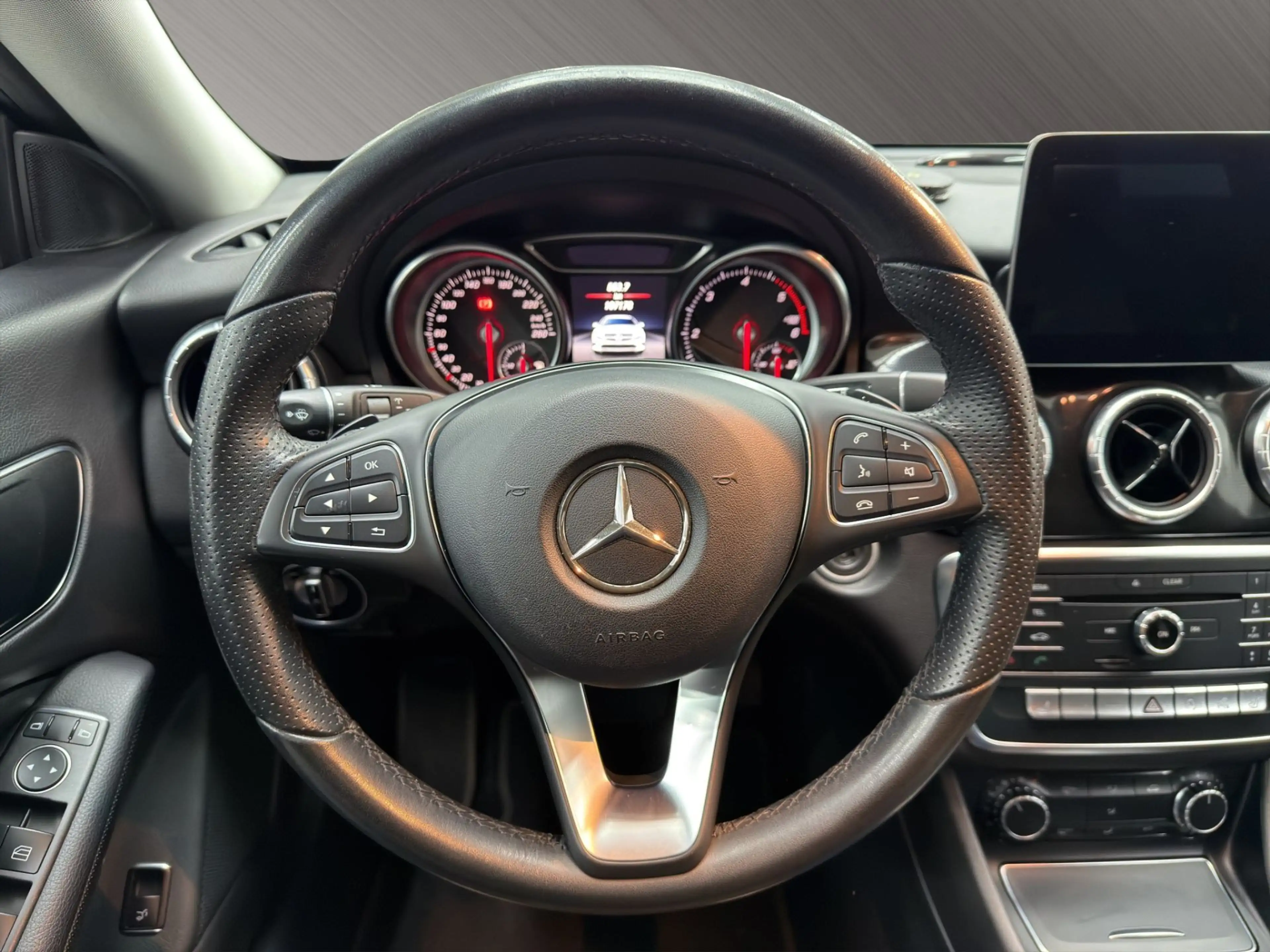 Mercedes-Benz CLA 220 CDI Shooting Brake 4MATIC Aut. *Kamera*LED* — photo 10