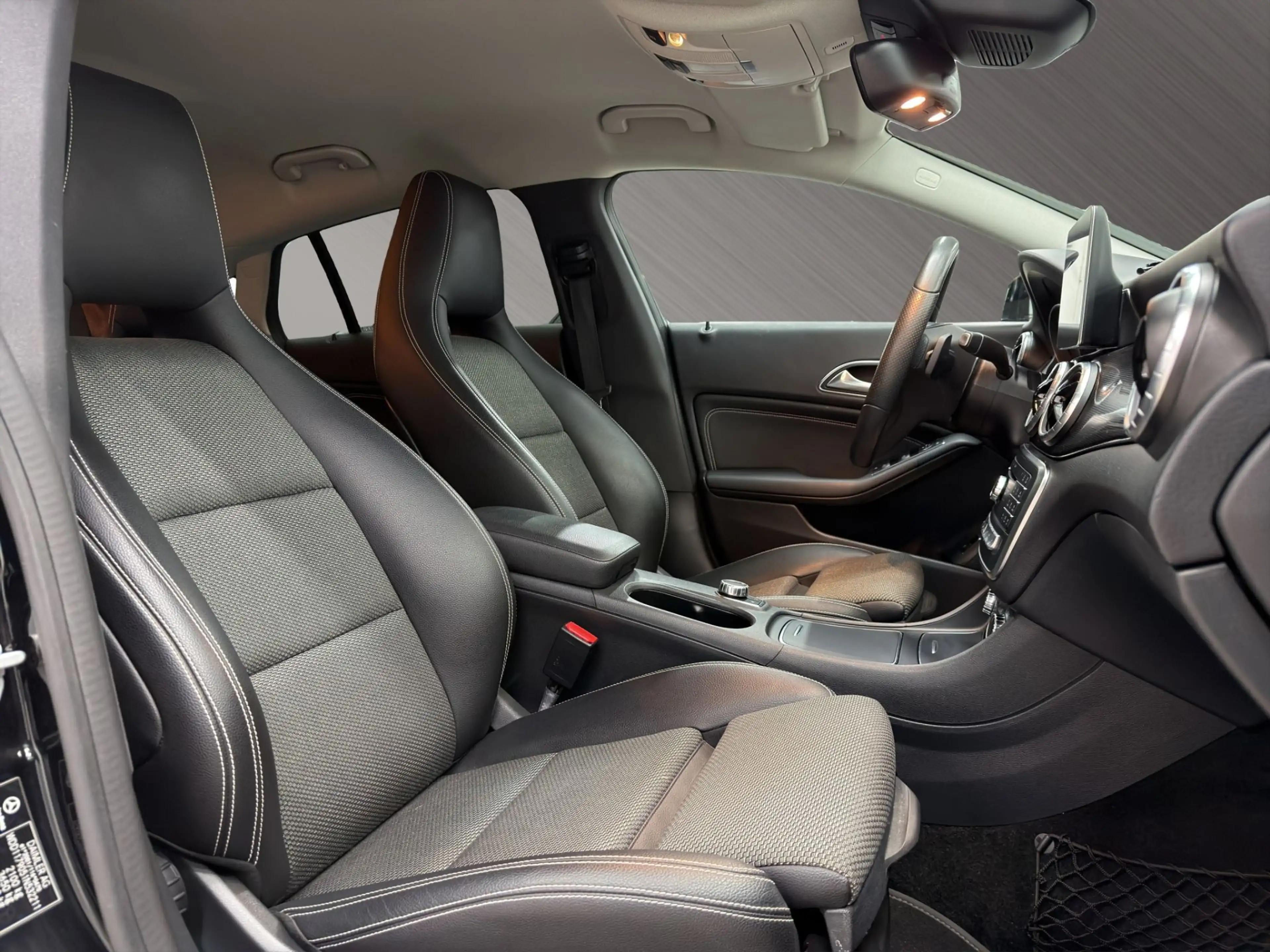 Mercedes-Benz CLA 220 CDI Shooting Brake 4MATIC Aut. *Kamera*LED* — photo 15