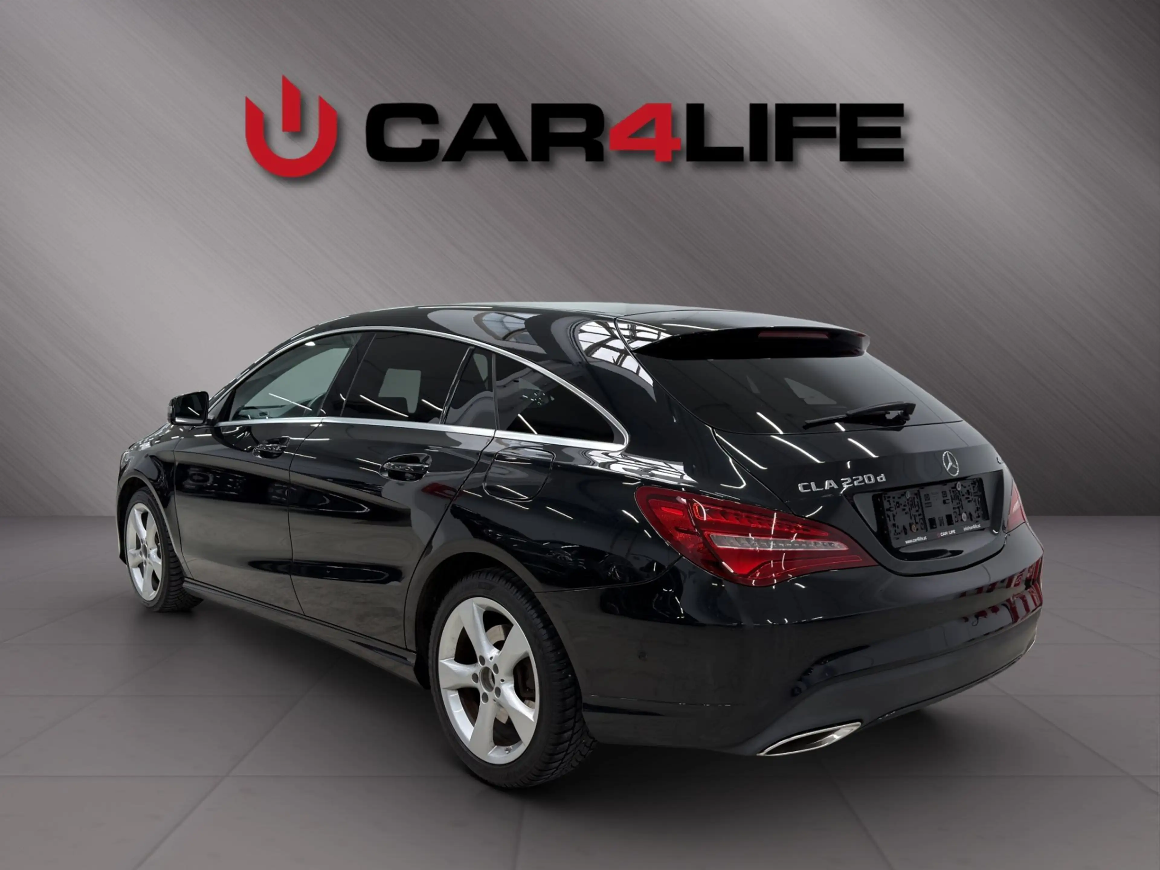 Mercedes-Benz CLA 220 CDI Shooting Brake 4MATIC Aut. *Kamera*LED* — photo 7