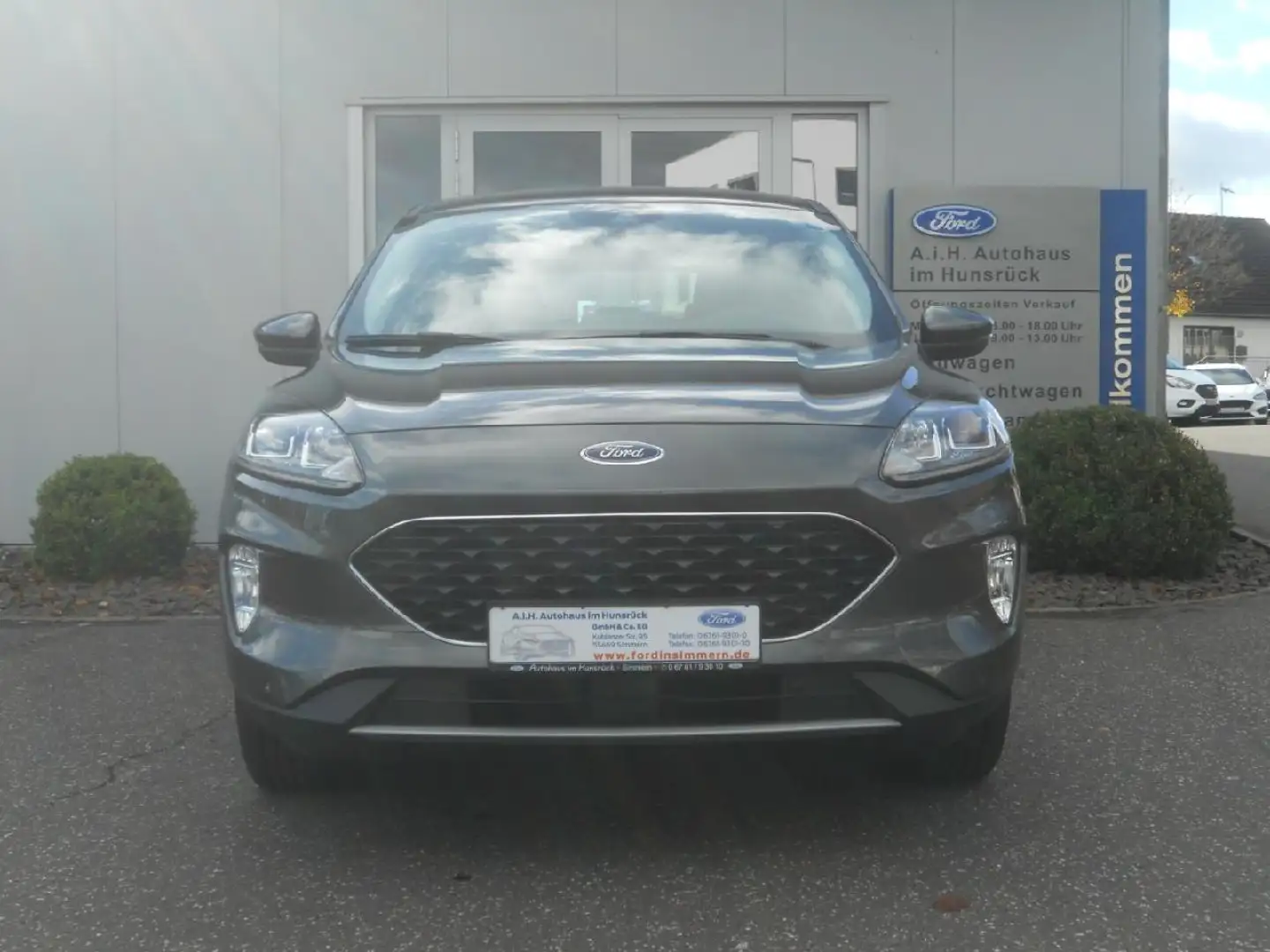 Ford Kuga Plug-In Hybrid Cool & Connect Grau - 2