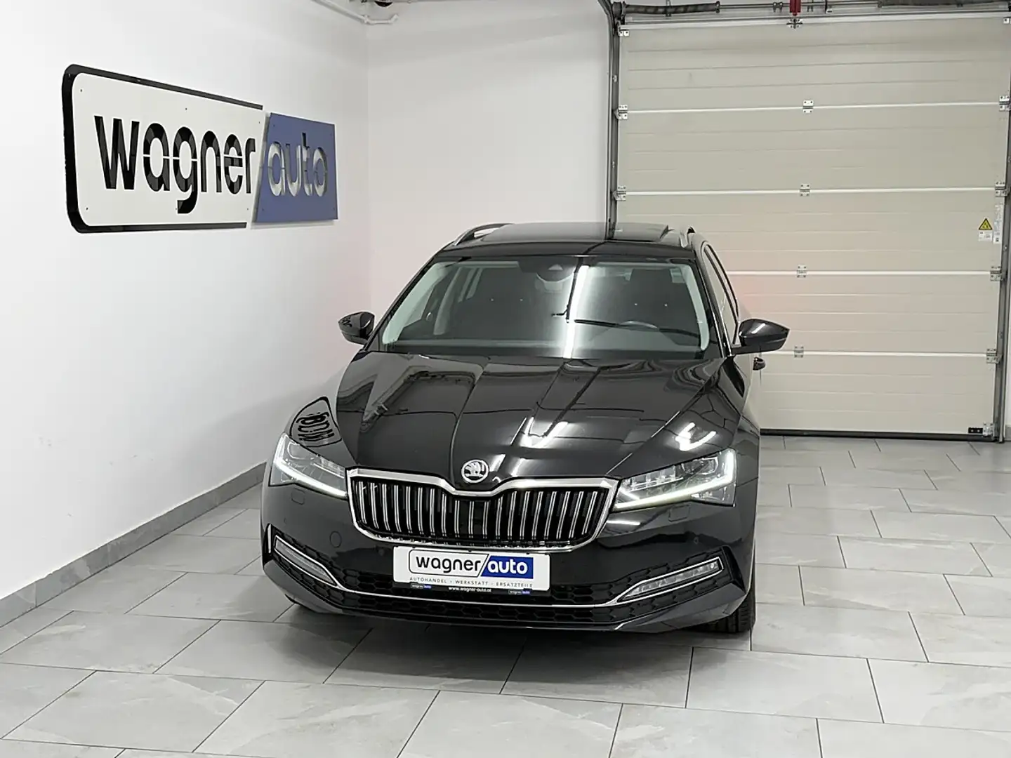 Skoda Superb Kombi 2,0 TDI Style DSG.Matrix LED/ACC/Navi/Pan... Schwarz - 1