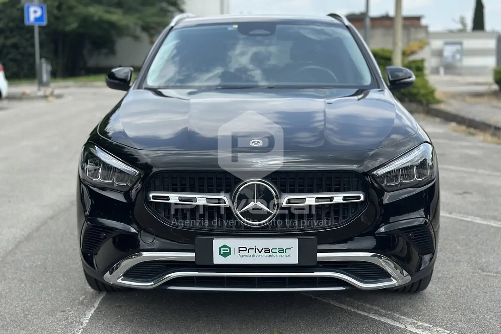 Mercedes-Benz GLA 200 GLA 200 Automatic Progressive Advanced Plus Zwart - 2