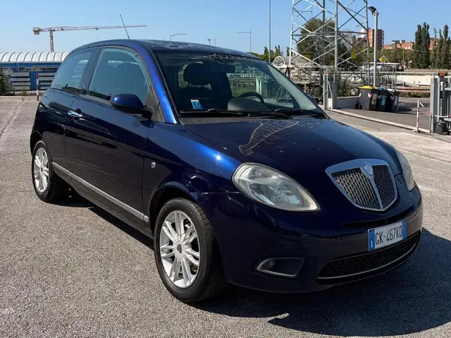 Lancia Ypsilon