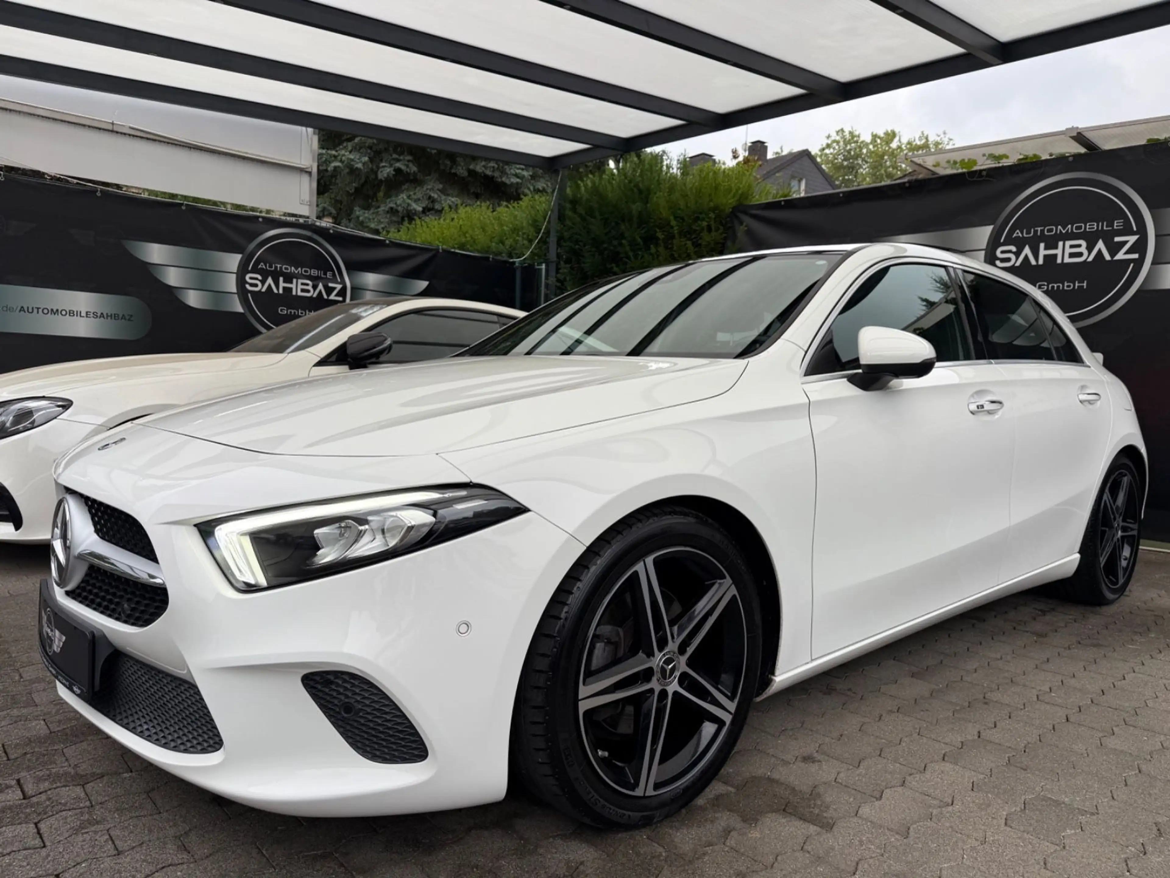 Mercedes-Benz A 200 *360°*KEYLESS*TOWI*SPUR*PANORAMA*WIDE