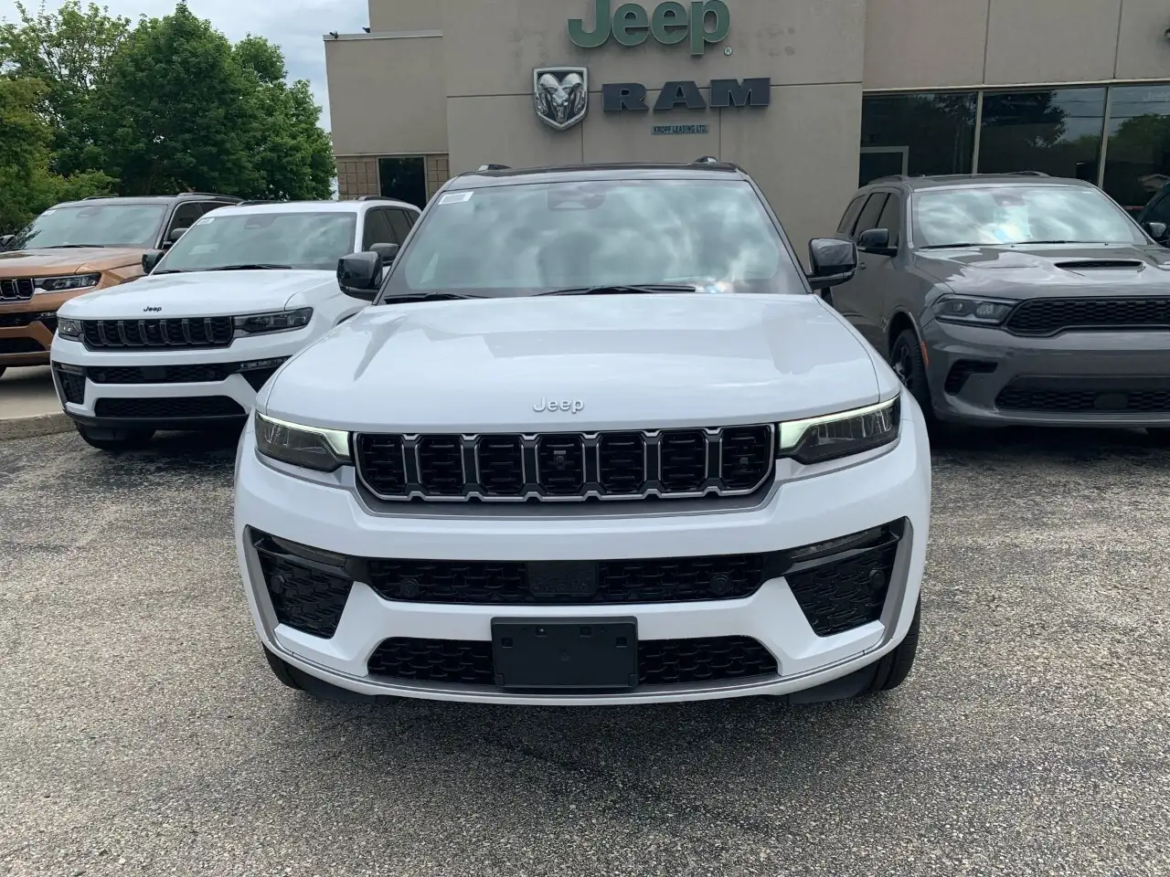 Jeep Grand Cherokee снимка Jeep Grand Cherokee