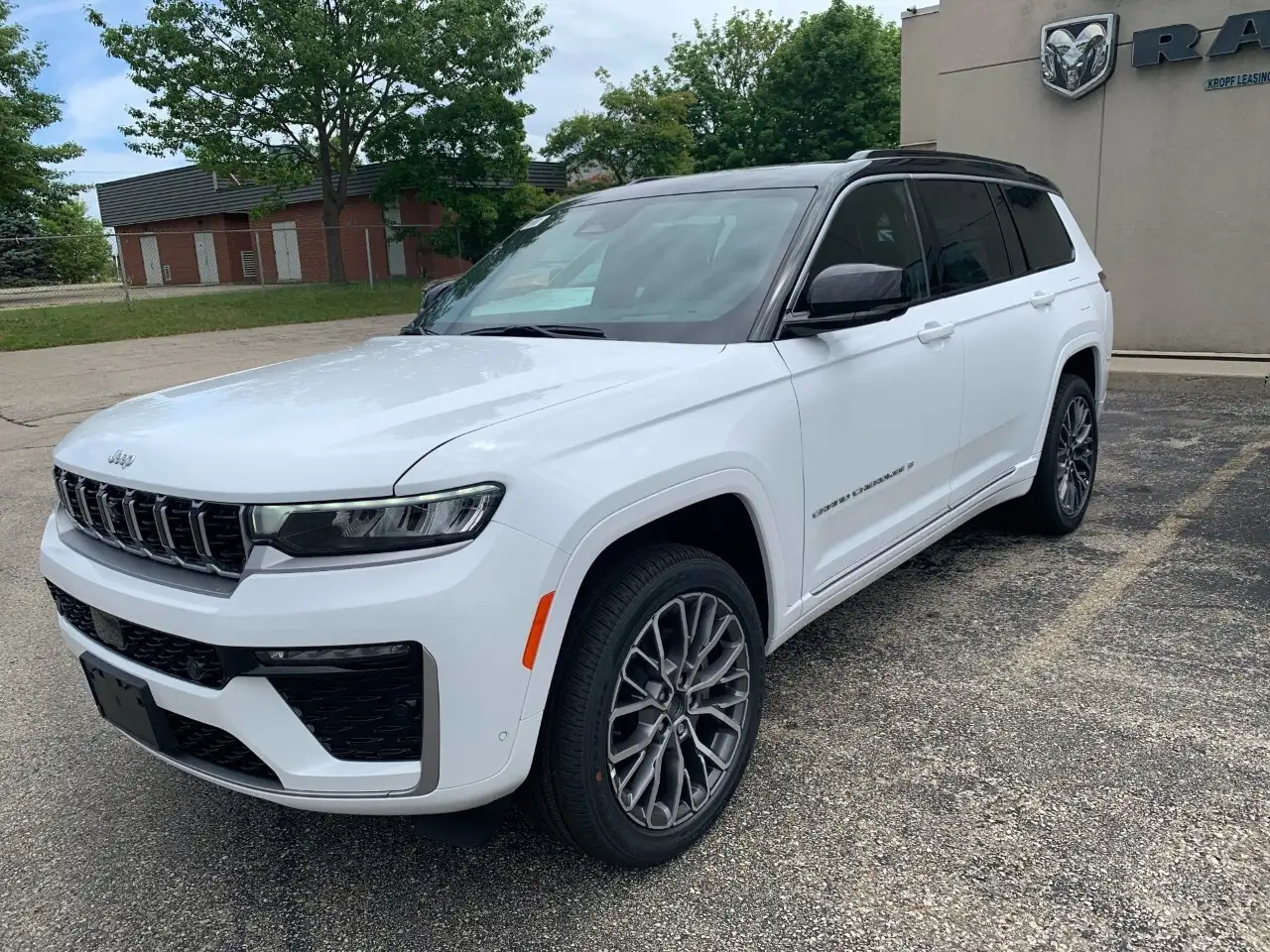 Jeep Grand Cherokee снимка Jeep Grand Cherokee