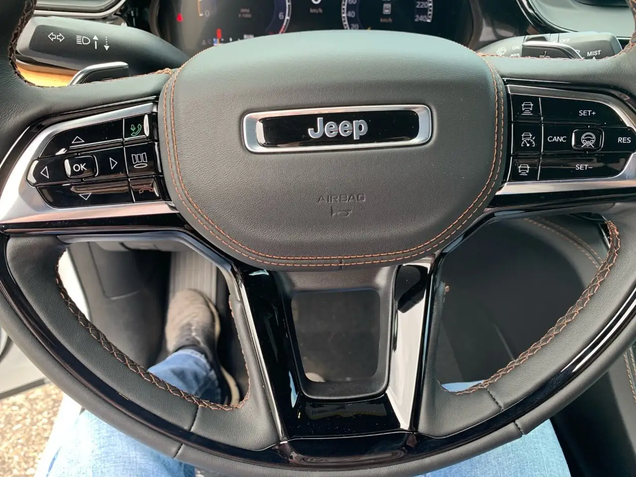 Jeep Grand Cherokee снимка Jeep Grand Cherokee