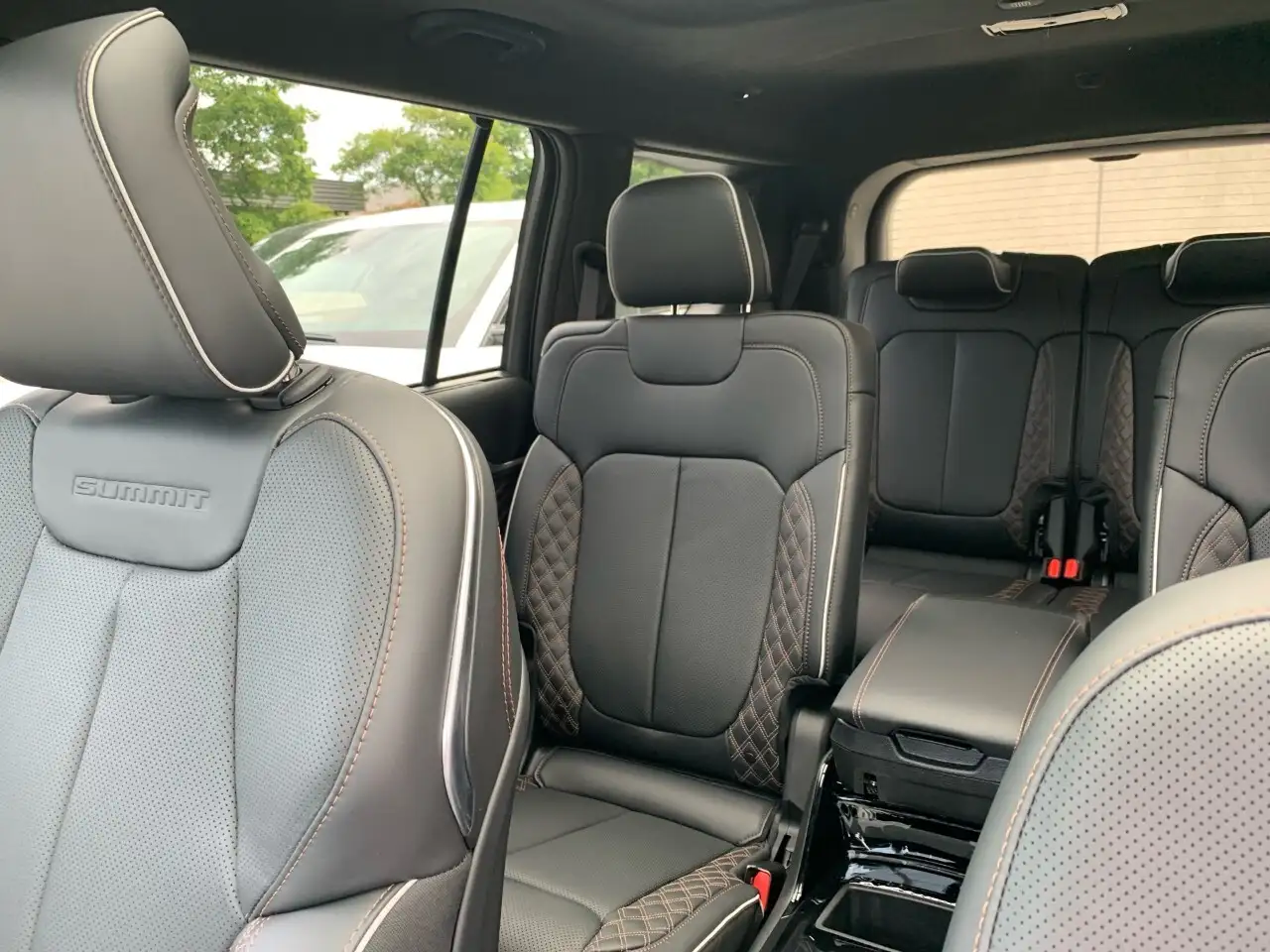 Jeep Grand Cherokee снимка Jeep Grand Cherokee