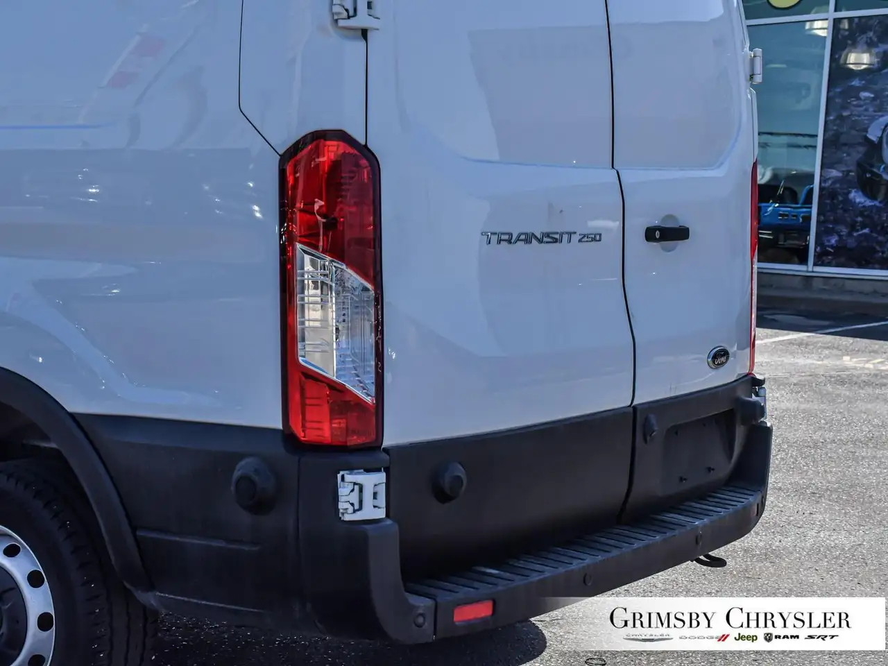 Ford Transit Cargo Van снимка Ford Transit Cargo Van