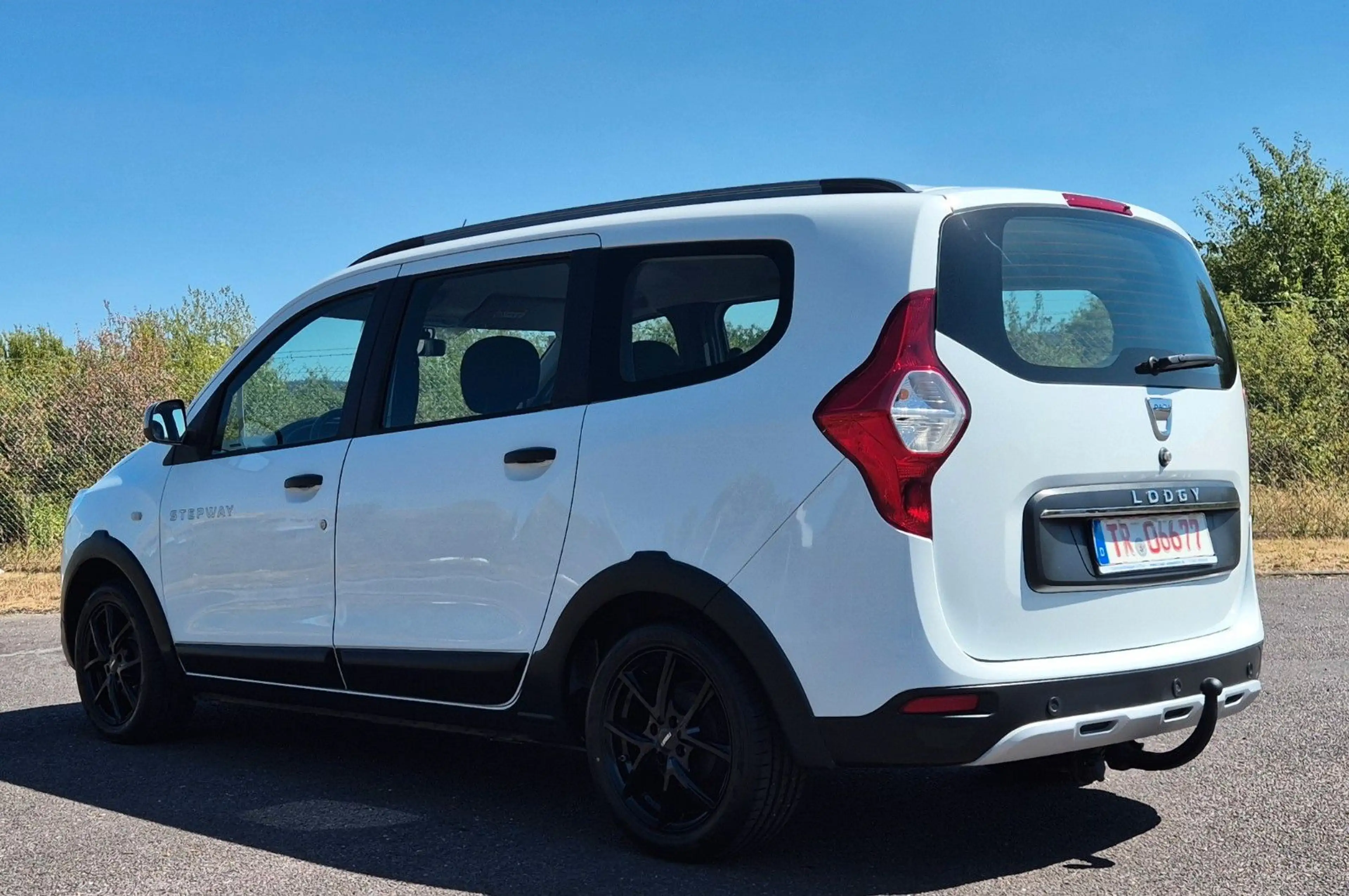 Dacia Lodgy 1.5 Blue dCi Stepway Plus, AHK. — photo 3