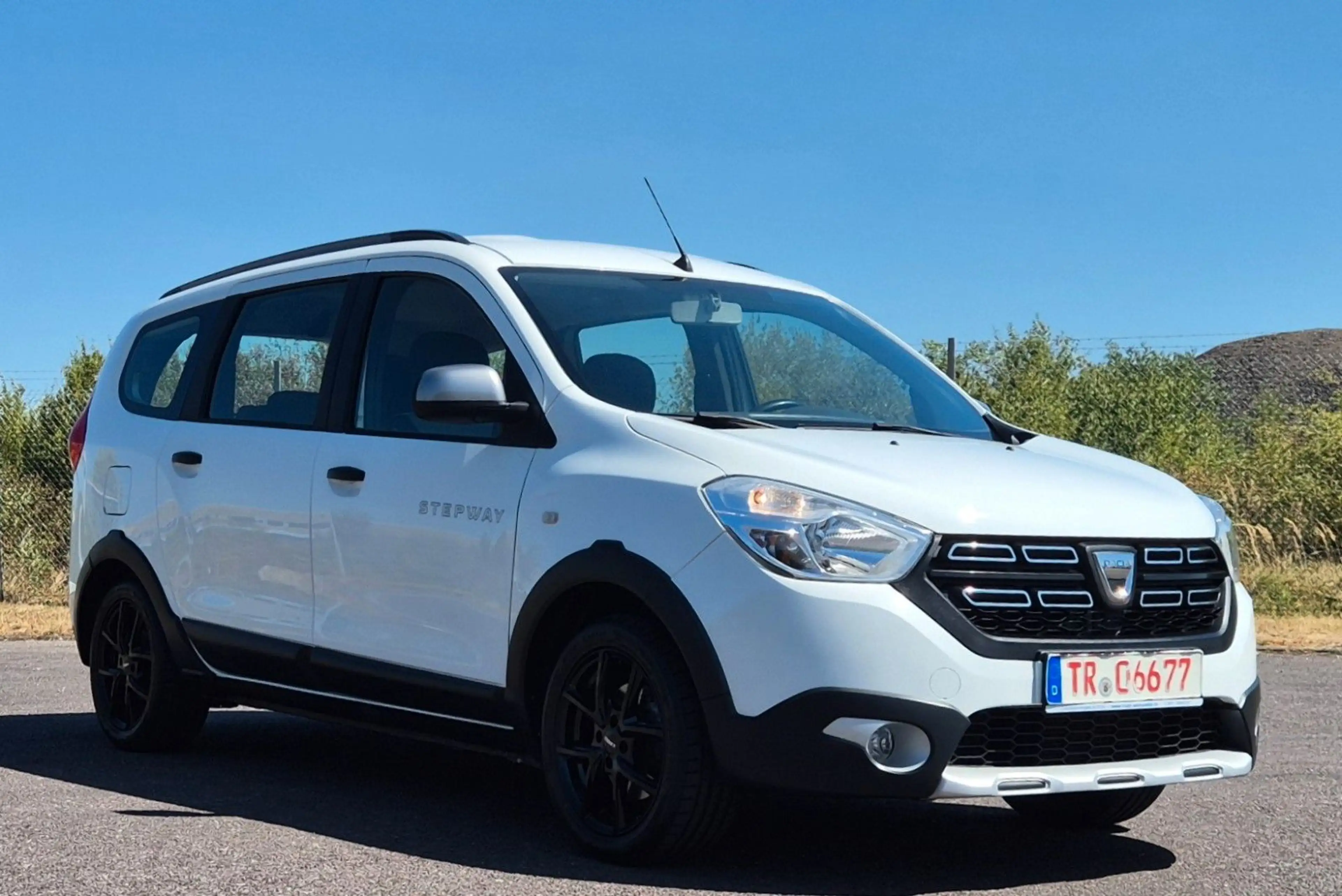 Dacia Lodgy 1.5 Blue dCi Stepway Plus, AHK. — photo 6