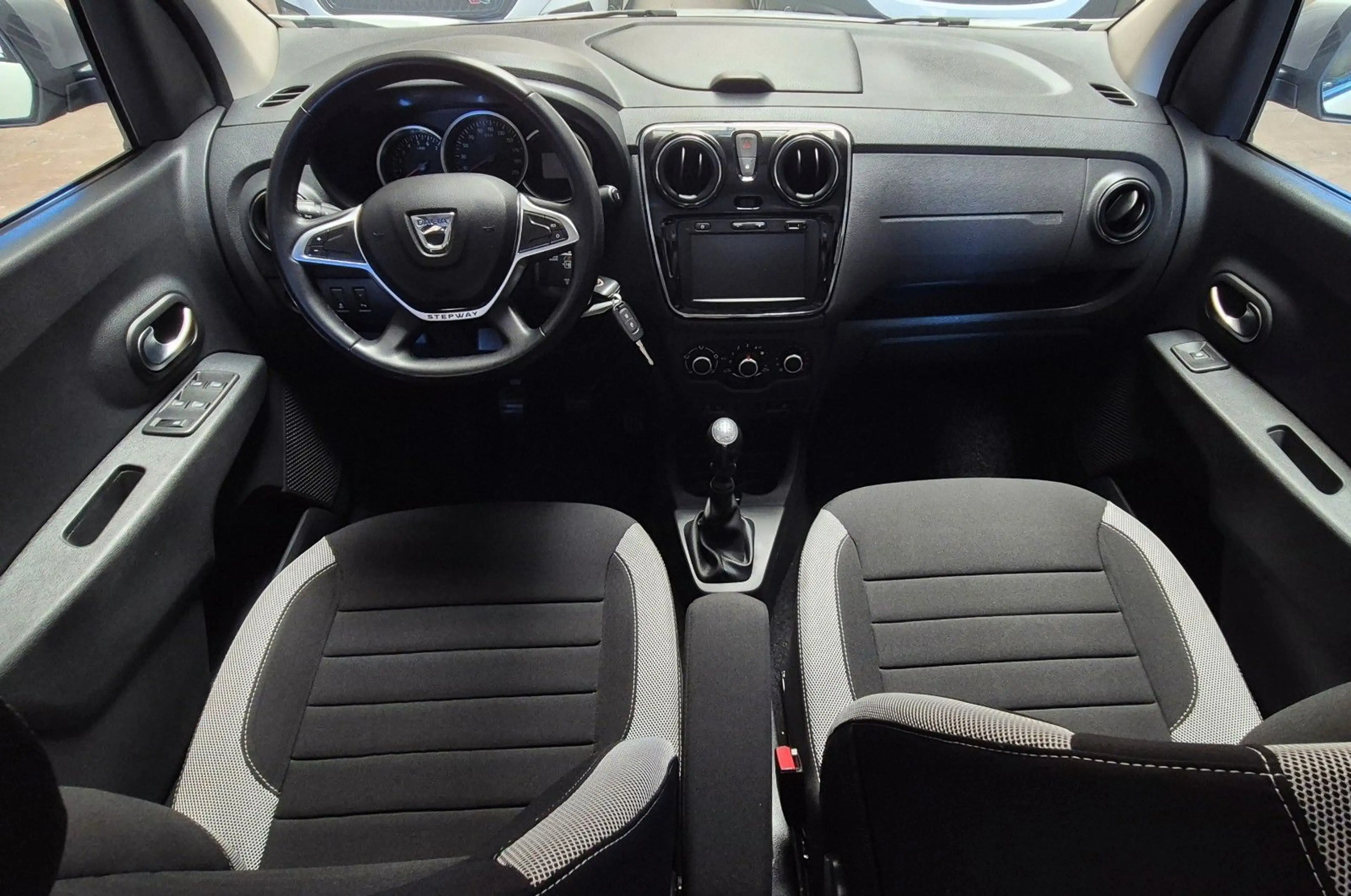 Dacia Lodgy 1.5 Blue dCi Stepway Plus, AHK. — photo 9