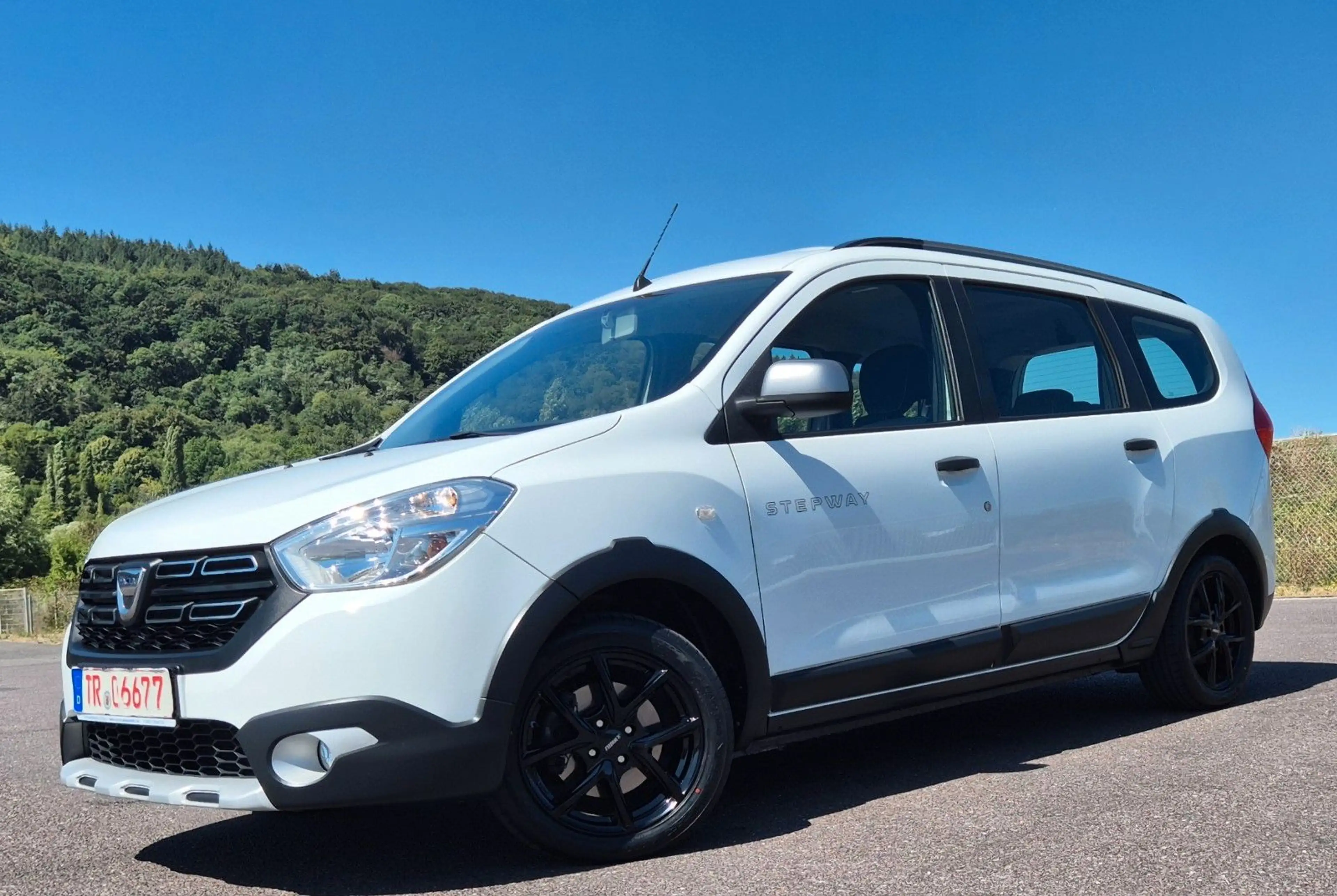 Dacia Lodgy 1.5 Blue dCi Stepway Plus, AHK.