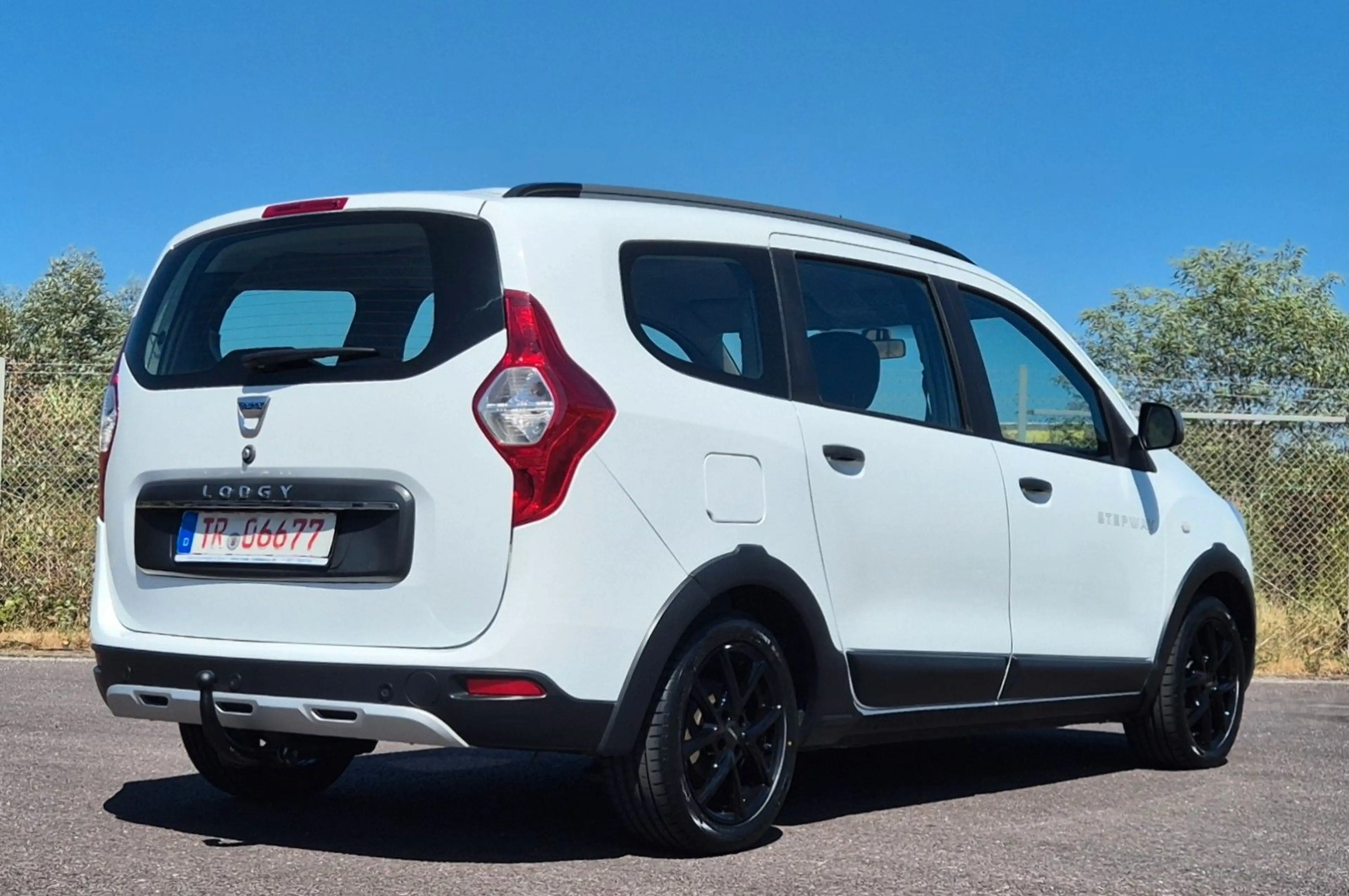 Dacia Lodgy 1.5 Blue dCi Stepway Plus, AHK. — photo 8