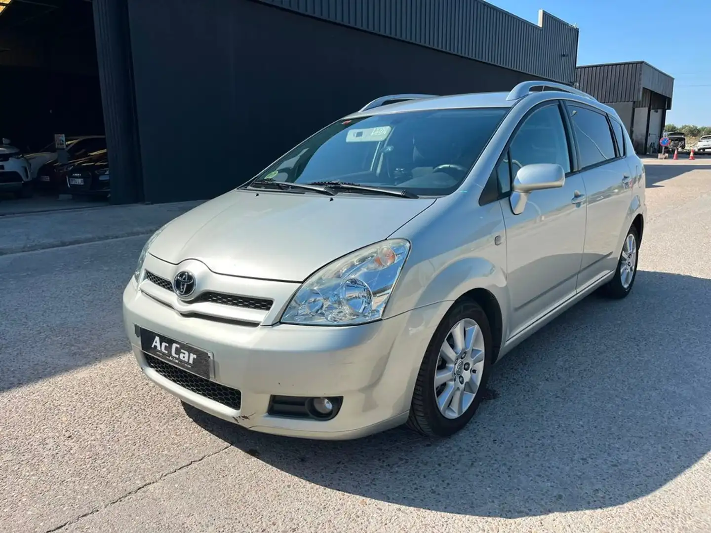Toyota Verso 2.2 D-4D 136cv Sol Gris - 2