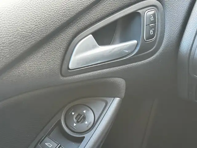 Ford Focus view 9
