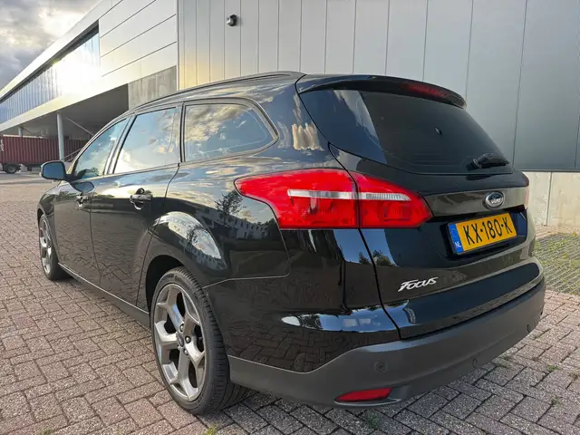 Ford Focus view 19