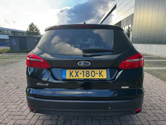 Ford Focus view 4