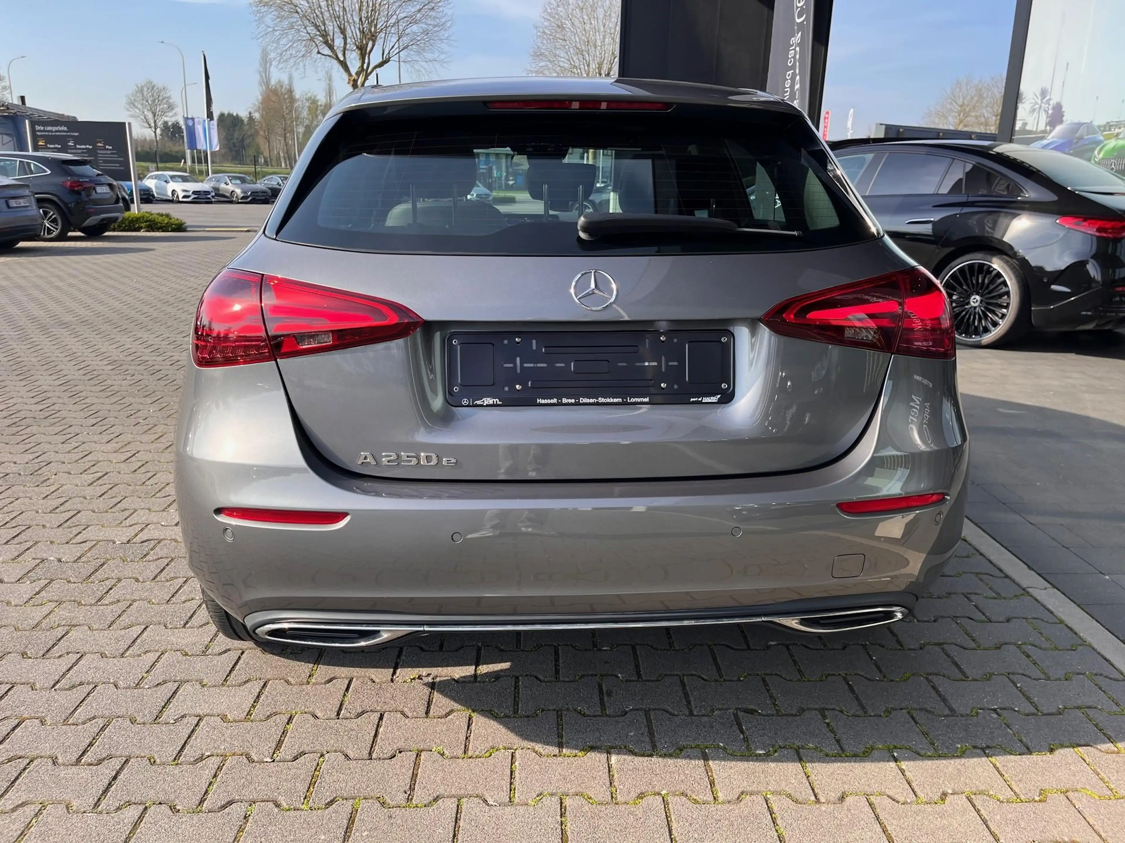 Mercedes-Benz A 250 e met panoramadak — photo 5
