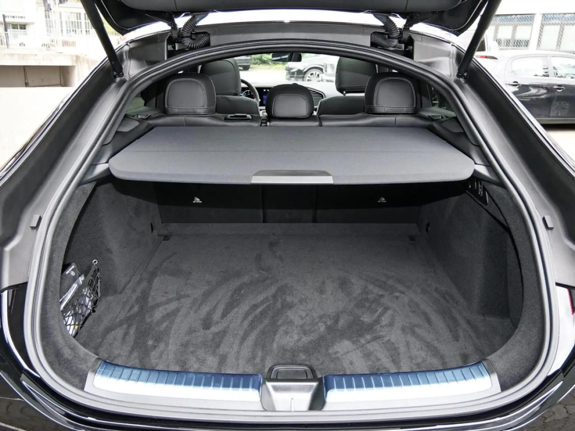 벤츠 Mercedes-Benz GLE GLE 300 2026 검정 사진 6