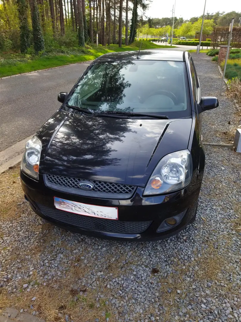 Ford Fiesta 1.4 Turbo TDCi Ambiente Negro - 1