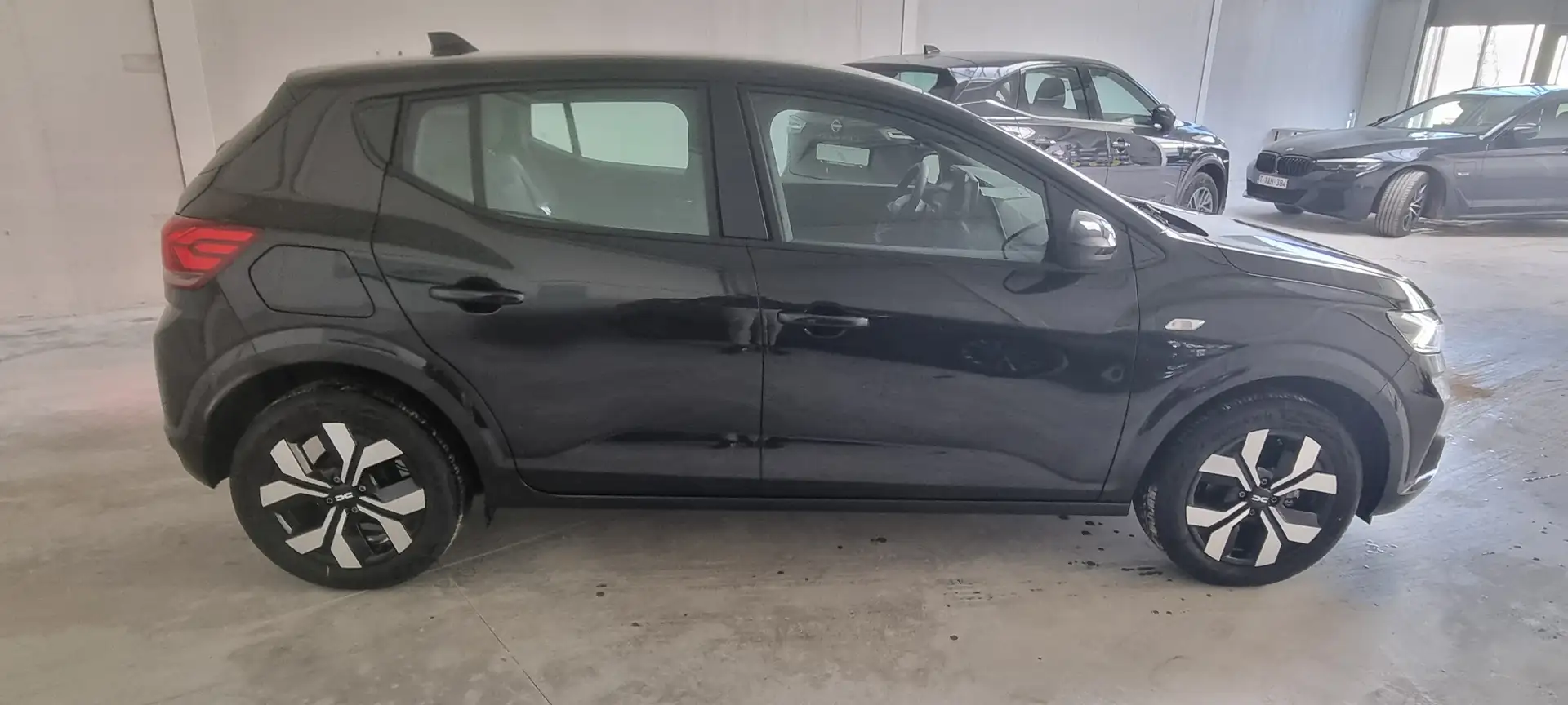 Dacia Sandero 1.0 TCe Journey CVT AUTOMAAT Zwart - 2