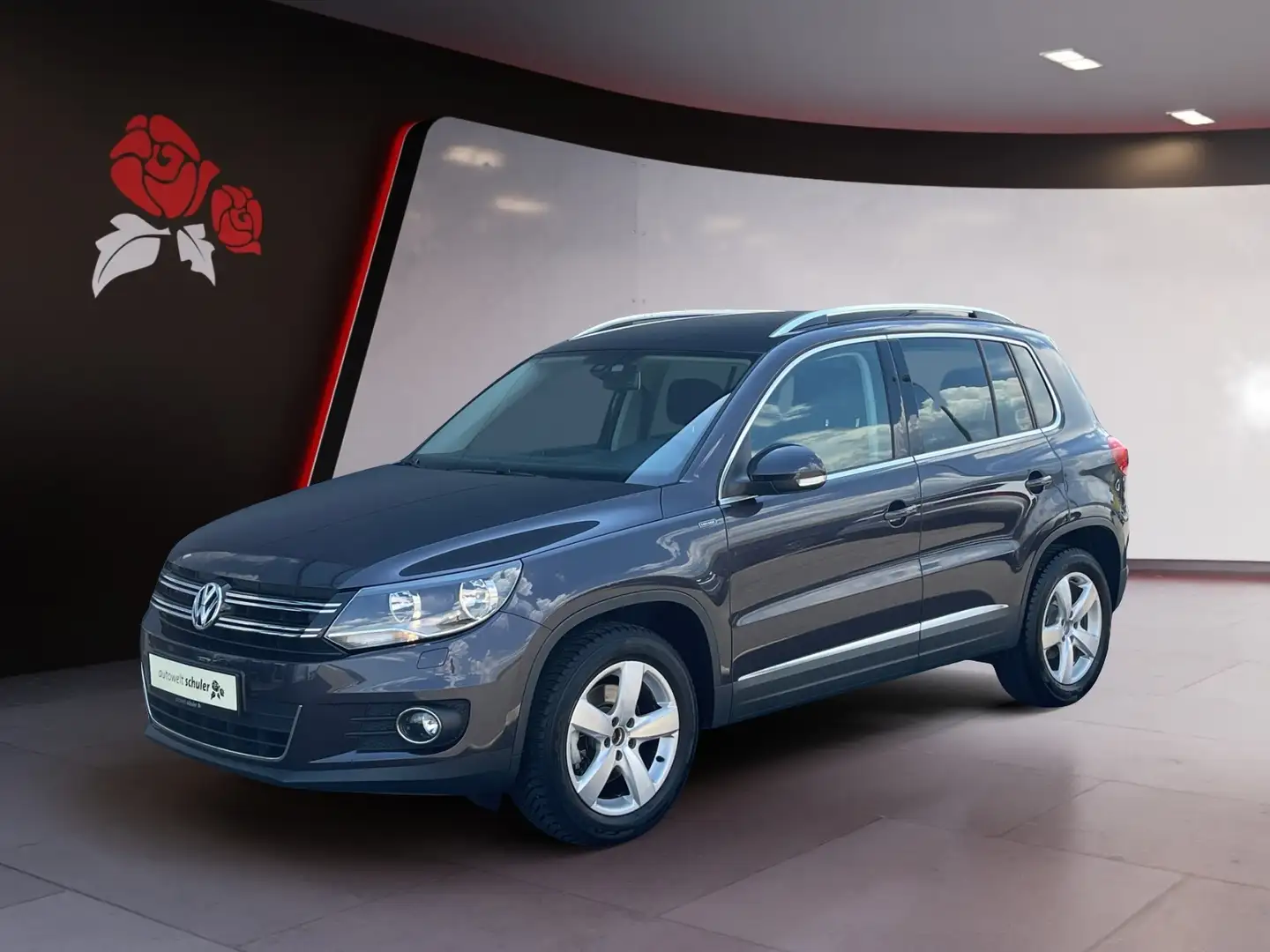 Volkswagen Tiguan 1,4 TSI DSG Lounge Kamera Navi Серый - 2