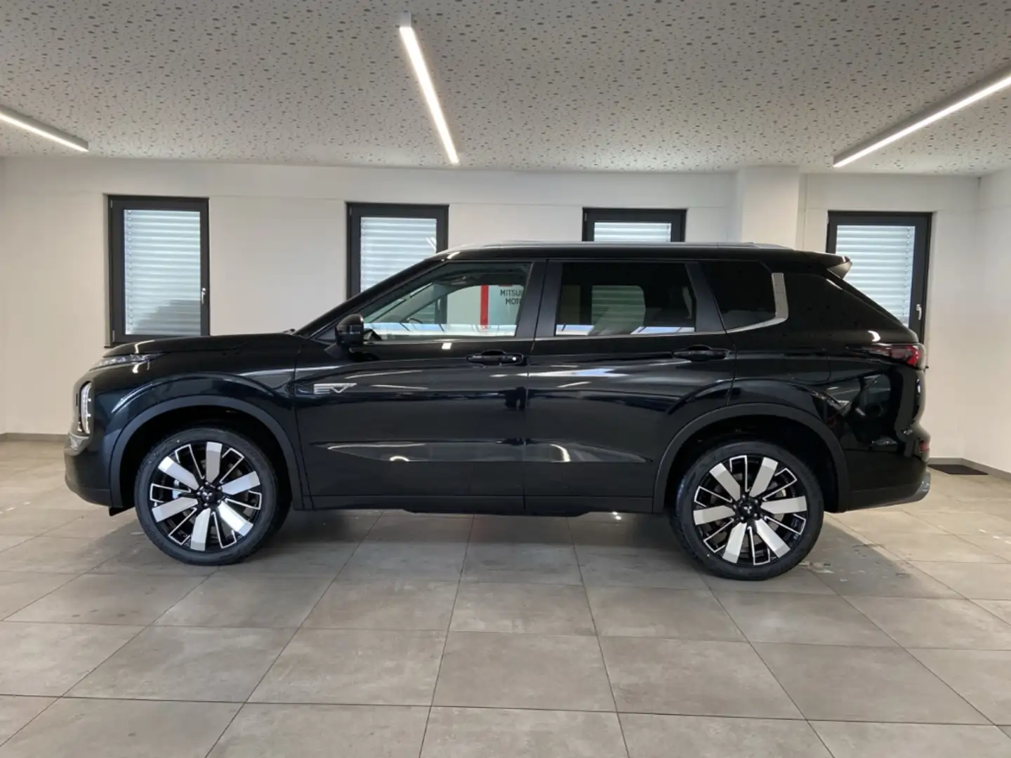 Mitsubishi Outlander 2.4 Plug-in-Hybrid TOP 4WD Yamaha ACC Tempomat Schwarz - 2