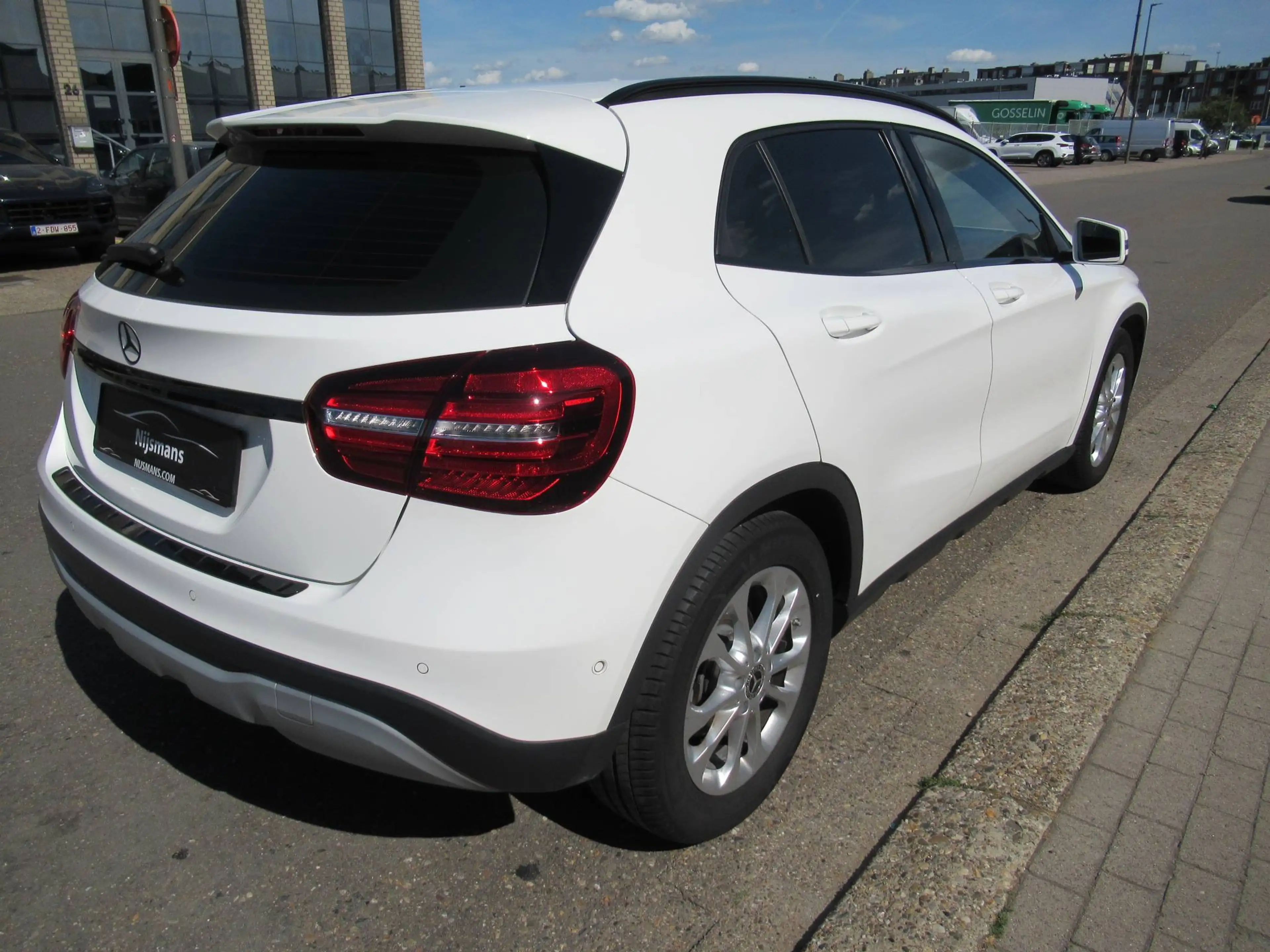 Mercedes-Benz GLA 180 Style 7G-DCT/Navi/Airco/Camera/LED/Parkassist — photo 5